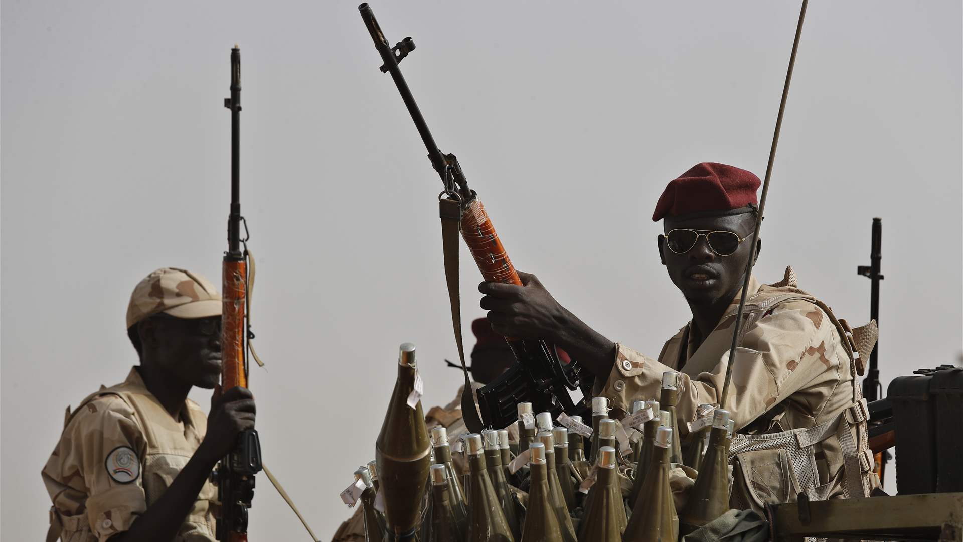 Paramilitary chief vows Sudan unity via &#39;peace or war&#39;