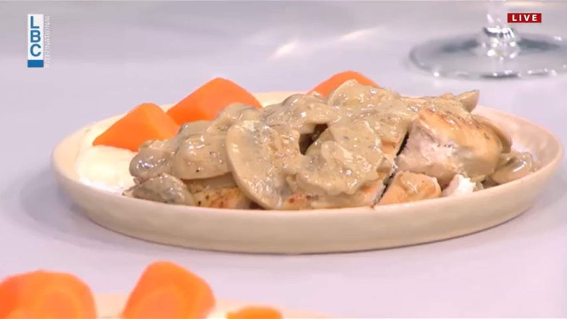 إليكم طريقة تحضير الـ&quot;Chicken Foresti&egrave;re&quot; على طريقة الشيف فادي زغيب (فيديو)