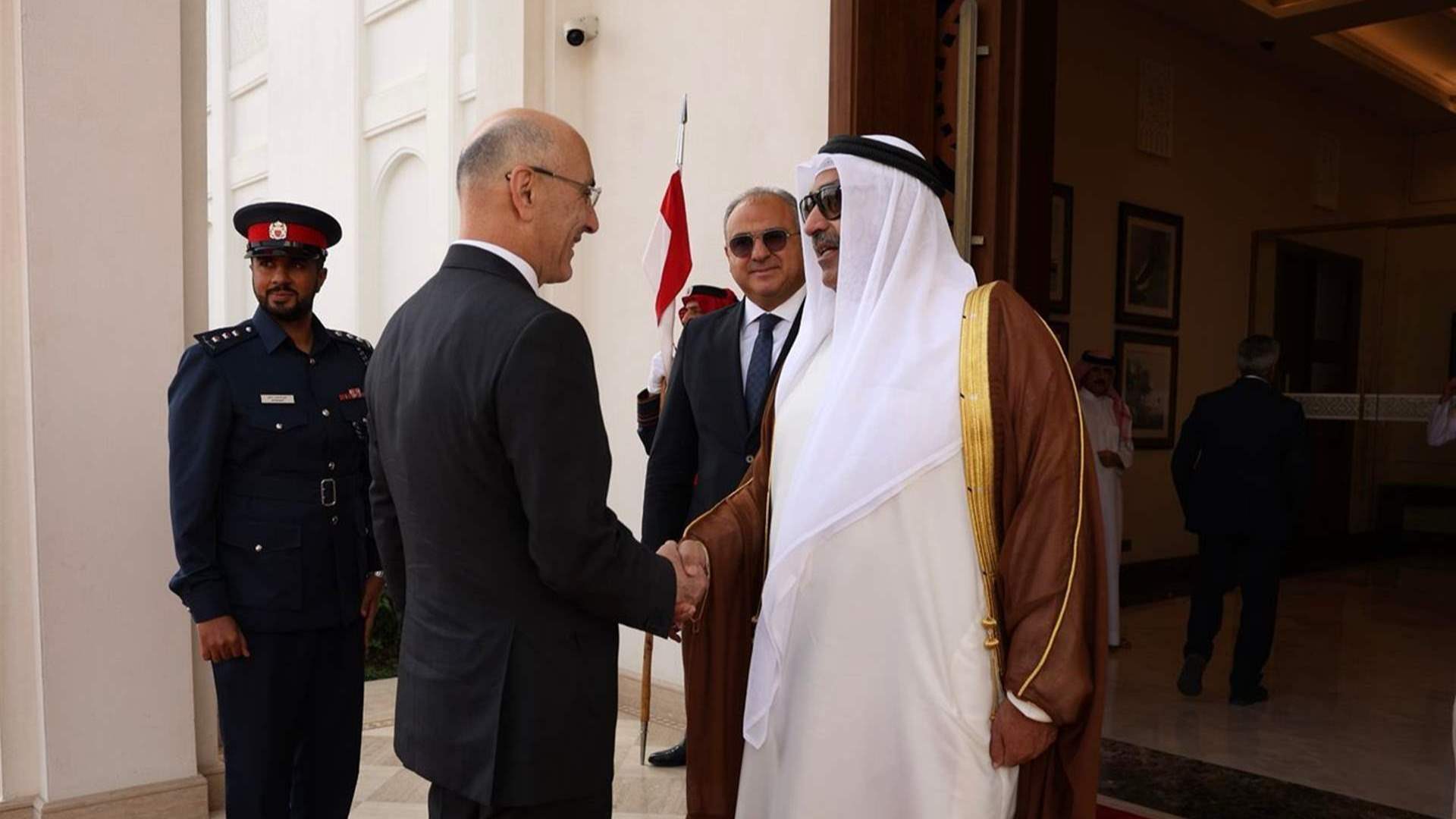 وزير الداخلية في البحرين...