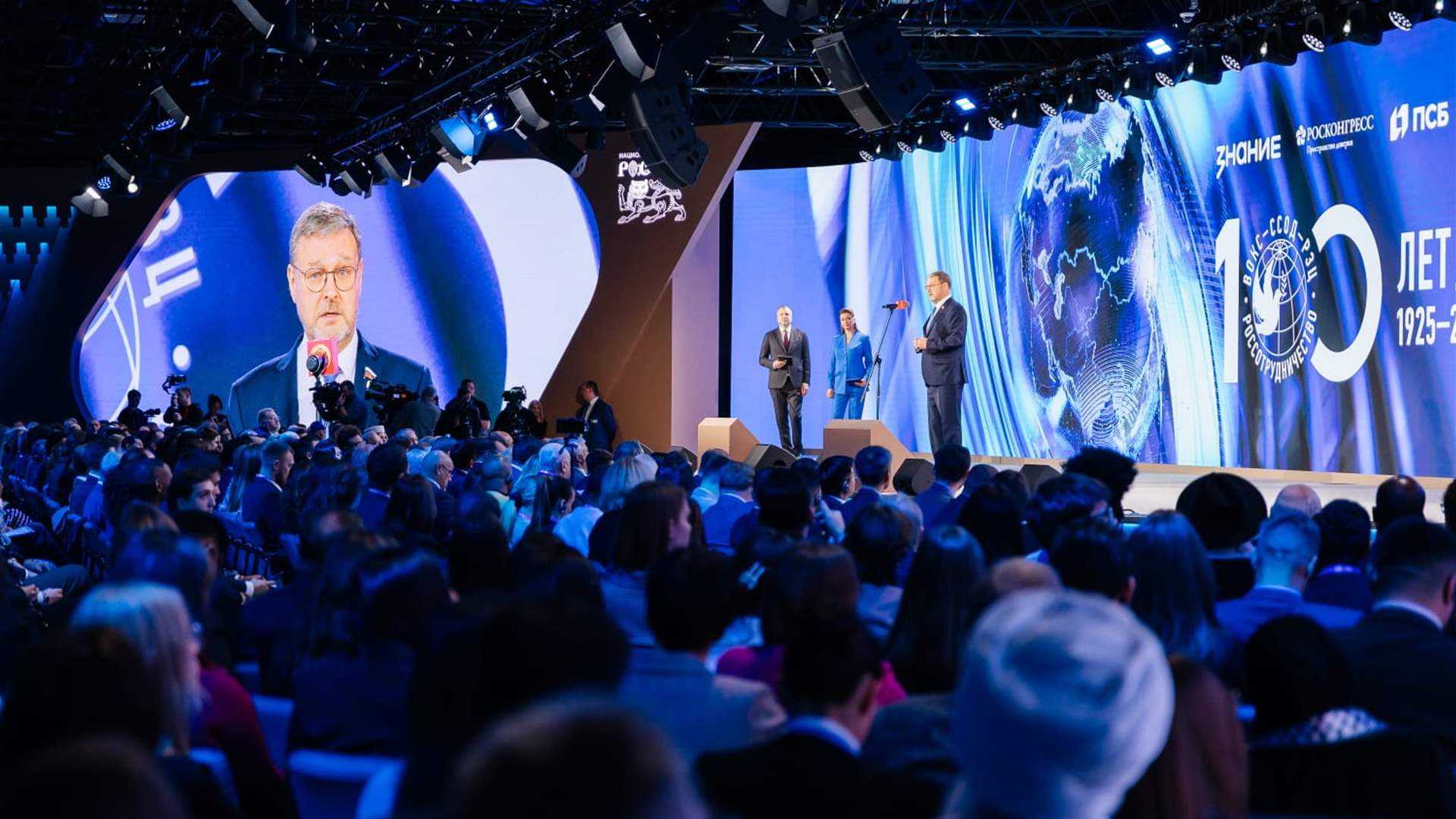 تكريم دولي رفيع للبنان في مسرح البولشوي: وسام الشرف الروسي لـ هبة القواس في منتدى التعاون الدولي (صور)