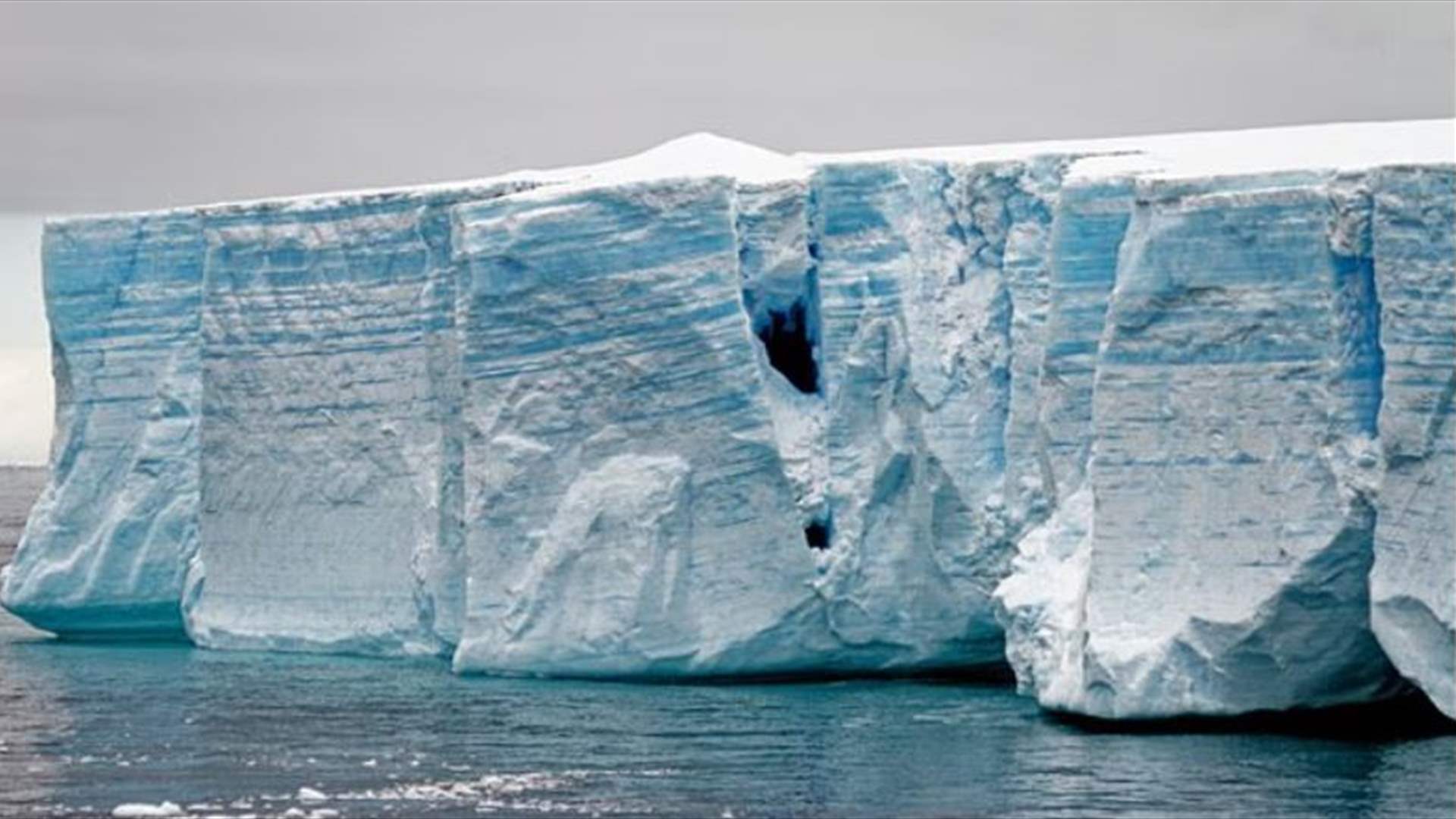 غالبية الرفوف الجليدية قد تنهار بحلول عام 2300... والعلماء يدقون ناقوس الخطر