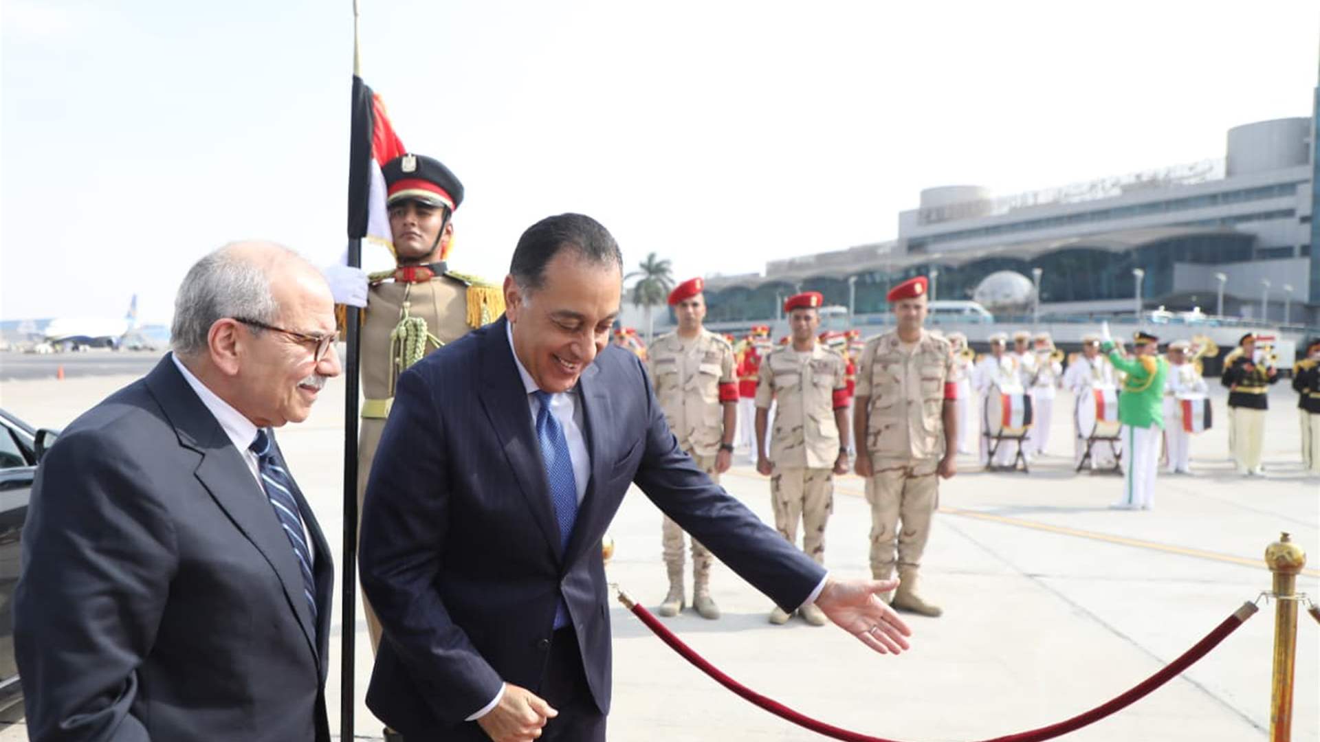 الرئيس سلام يصل إلى مصر