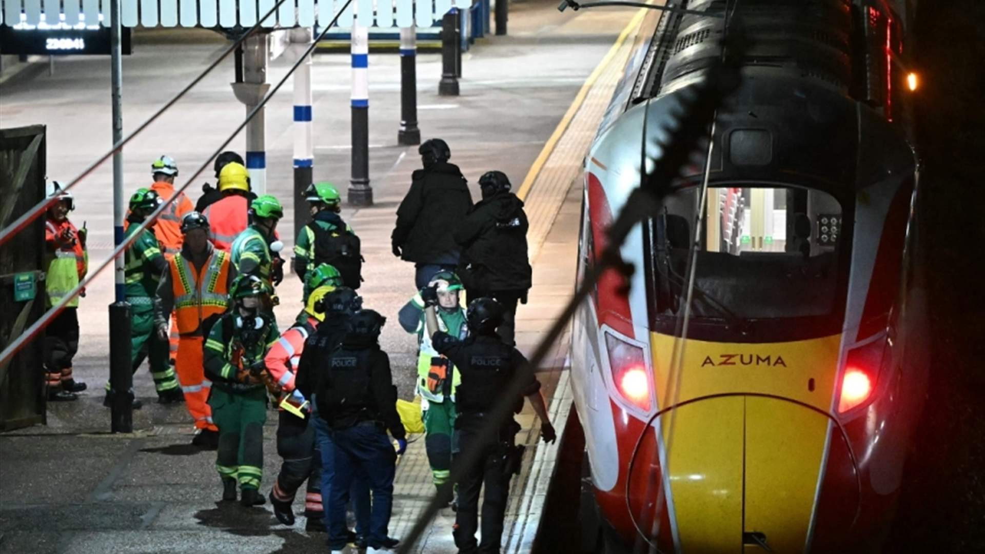 طعن العديد من الأشخاص في قطار في بريطانيا