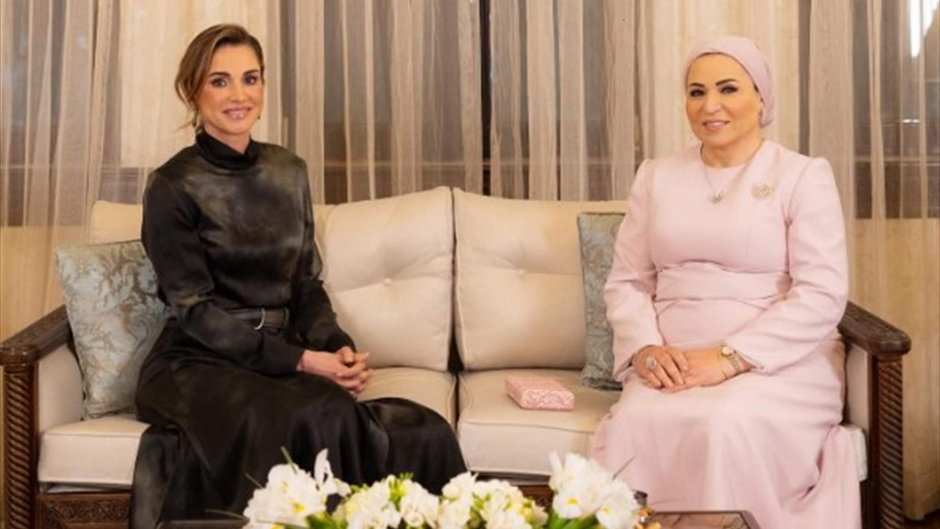 في افتتاح المتحف المصري الكبير... السيدة انتصار السيسي والملكة رانيا تخطفان الأنظار بالأناقة والرمزية (صور)