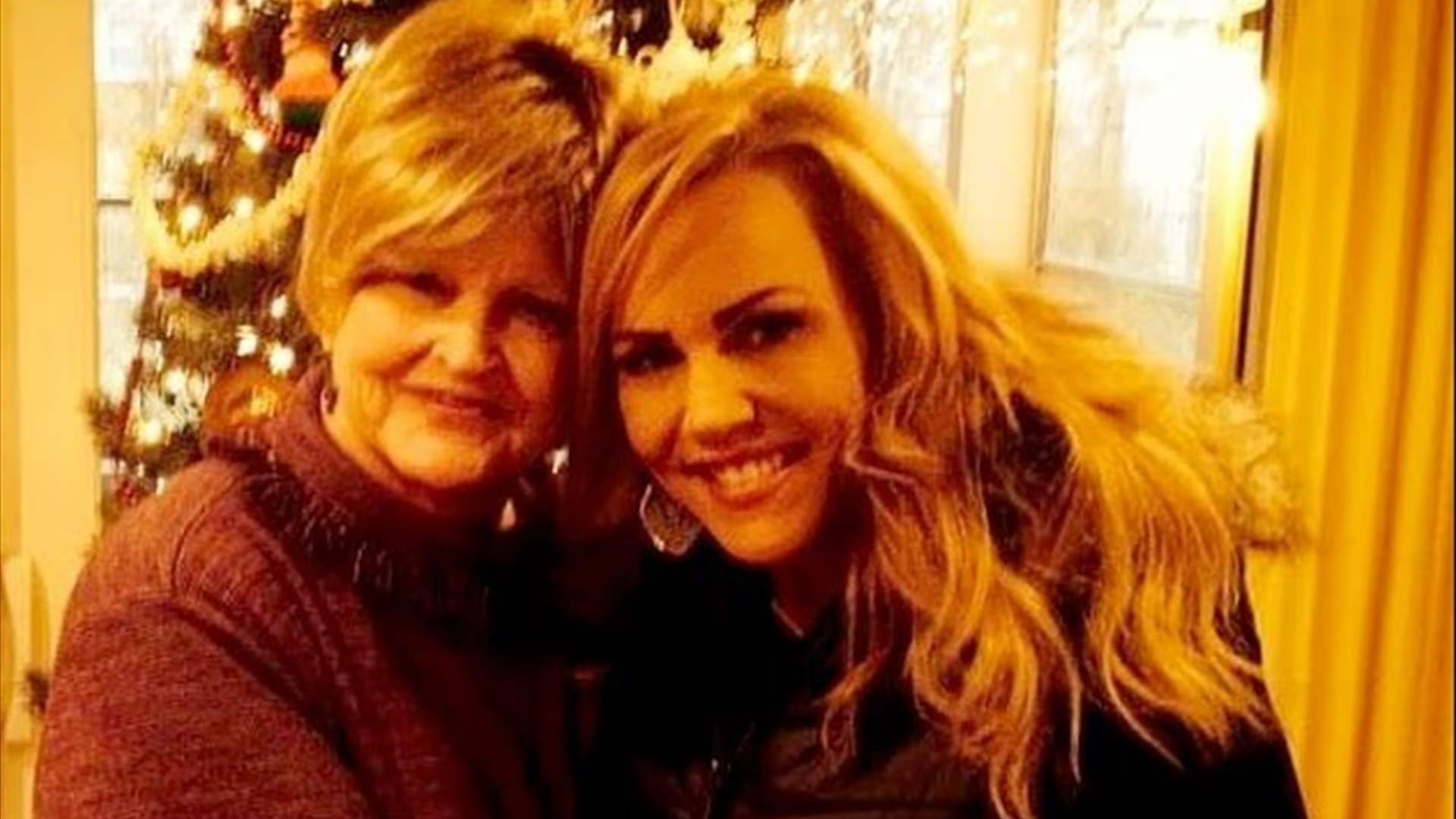 مذيعة أجنبية في دائرة الاتهام والضحية والدتها... &quot;كانت يداها وجسدها مليئين بالدماء&quot;