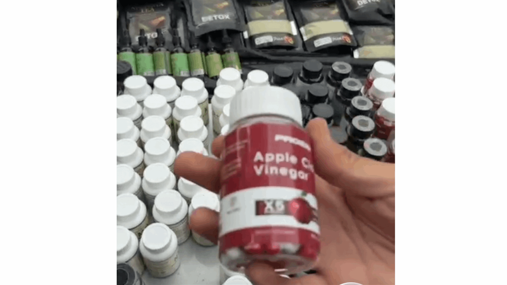 توقيف سيارة محملة بالمتممات الغذائية المزورة (فيديو)