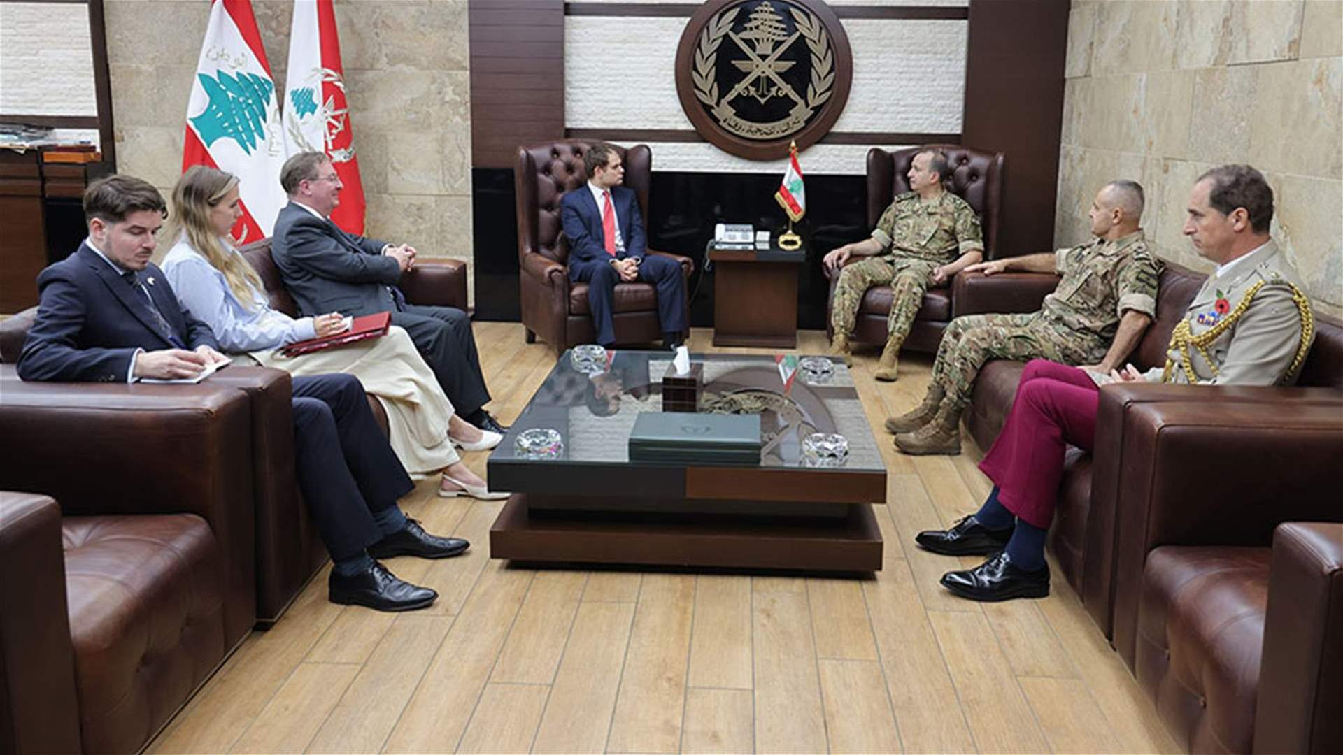 قائد الجيش استقبل وفدين بريطاني وهولندي