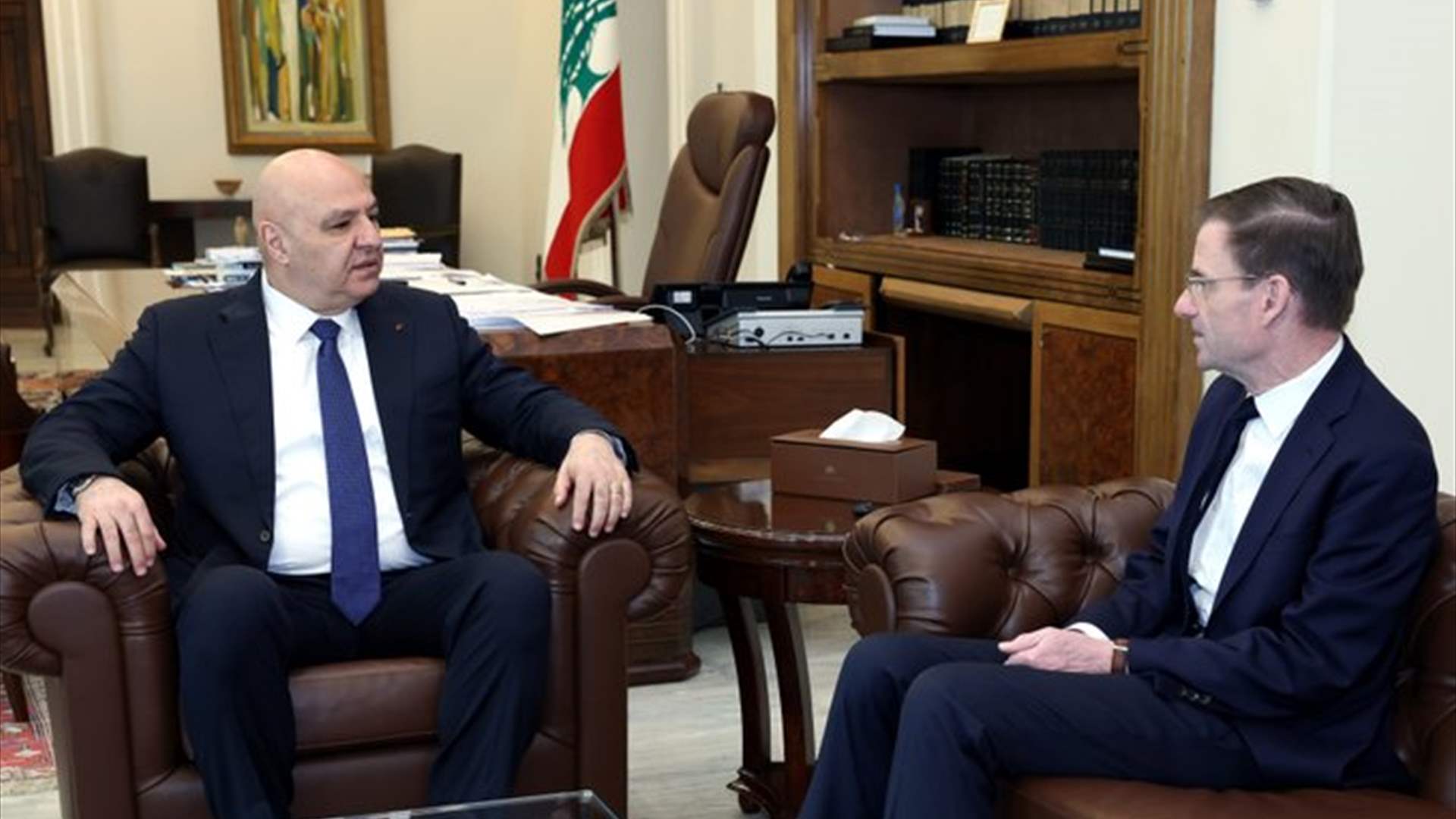 عون استبق التفاوض مع إسرائيل بتأييد من &quot;الثنائي الشيعي&quot; (الشرق الأوسط)