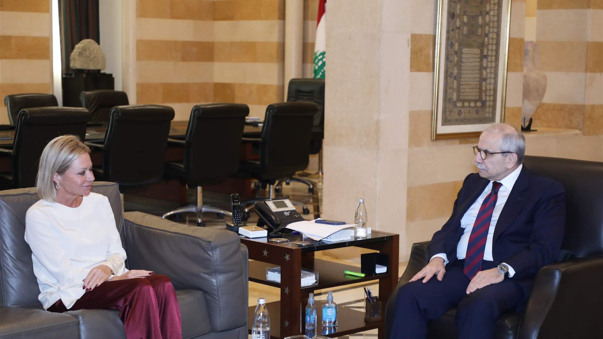 &quot;الاوضاع السياسية&quot; في بحث بين سلام وبلاسخارت..