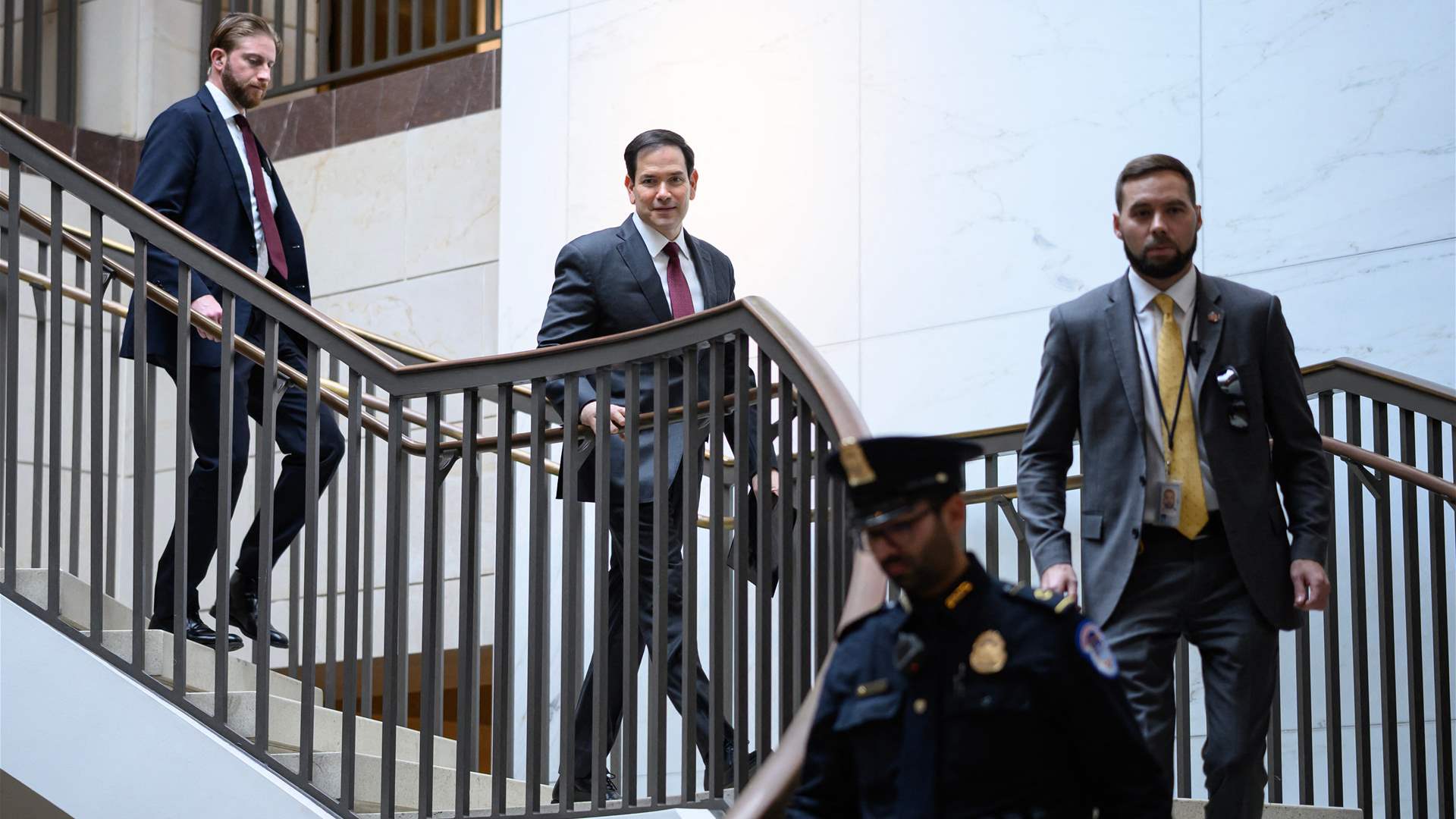 إدارة ترامب تُطلع أعضاء بالكونغرس بشأن هجمات قوارب المخدرات بعد شكاوى من غياب الشفافية