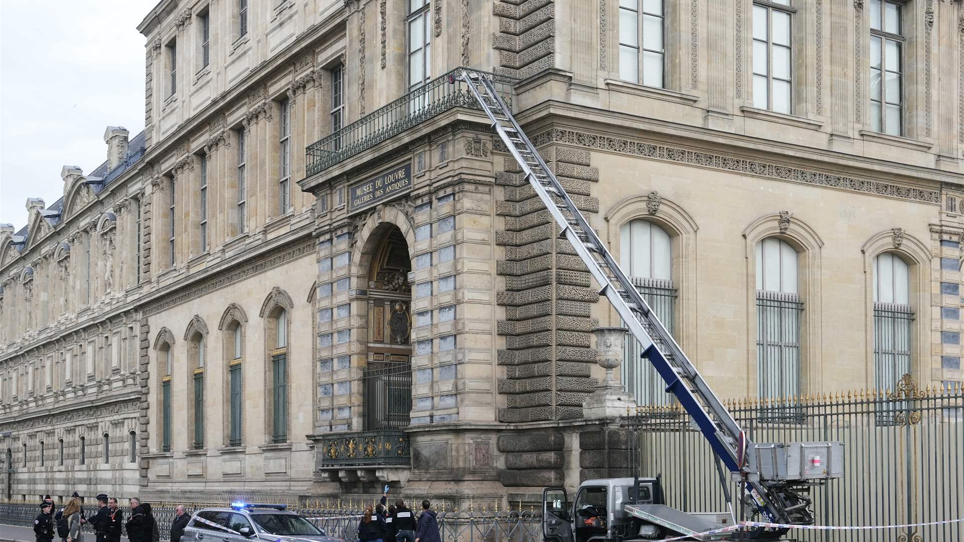 Louvre heist a &#39;deafening wake-up call&#39; for museum security: Auditor