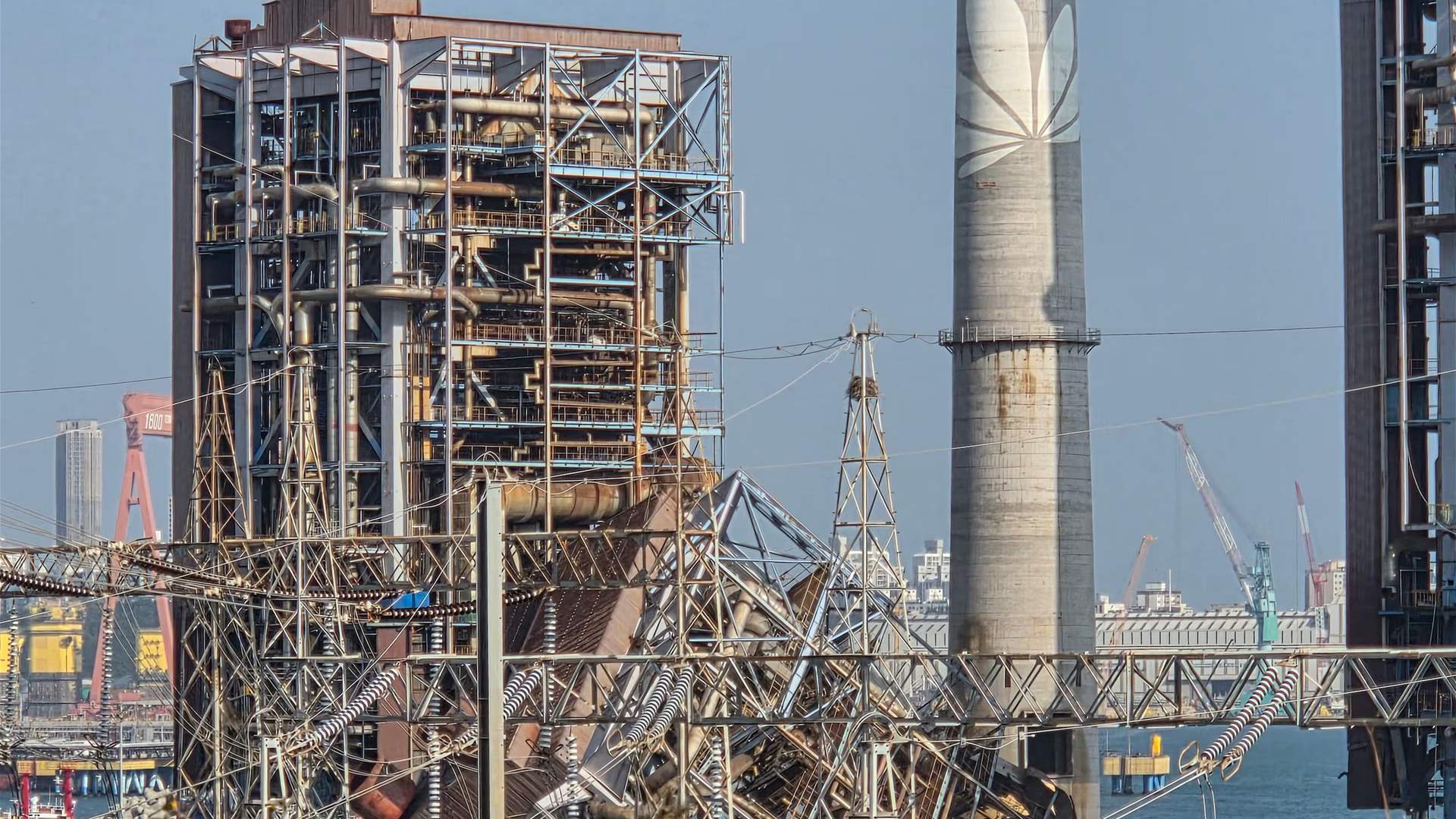 وفاة 3 في انهيار محطة كهرباء بكوريا الجنوبية واستمرار جهود الإنقاذ