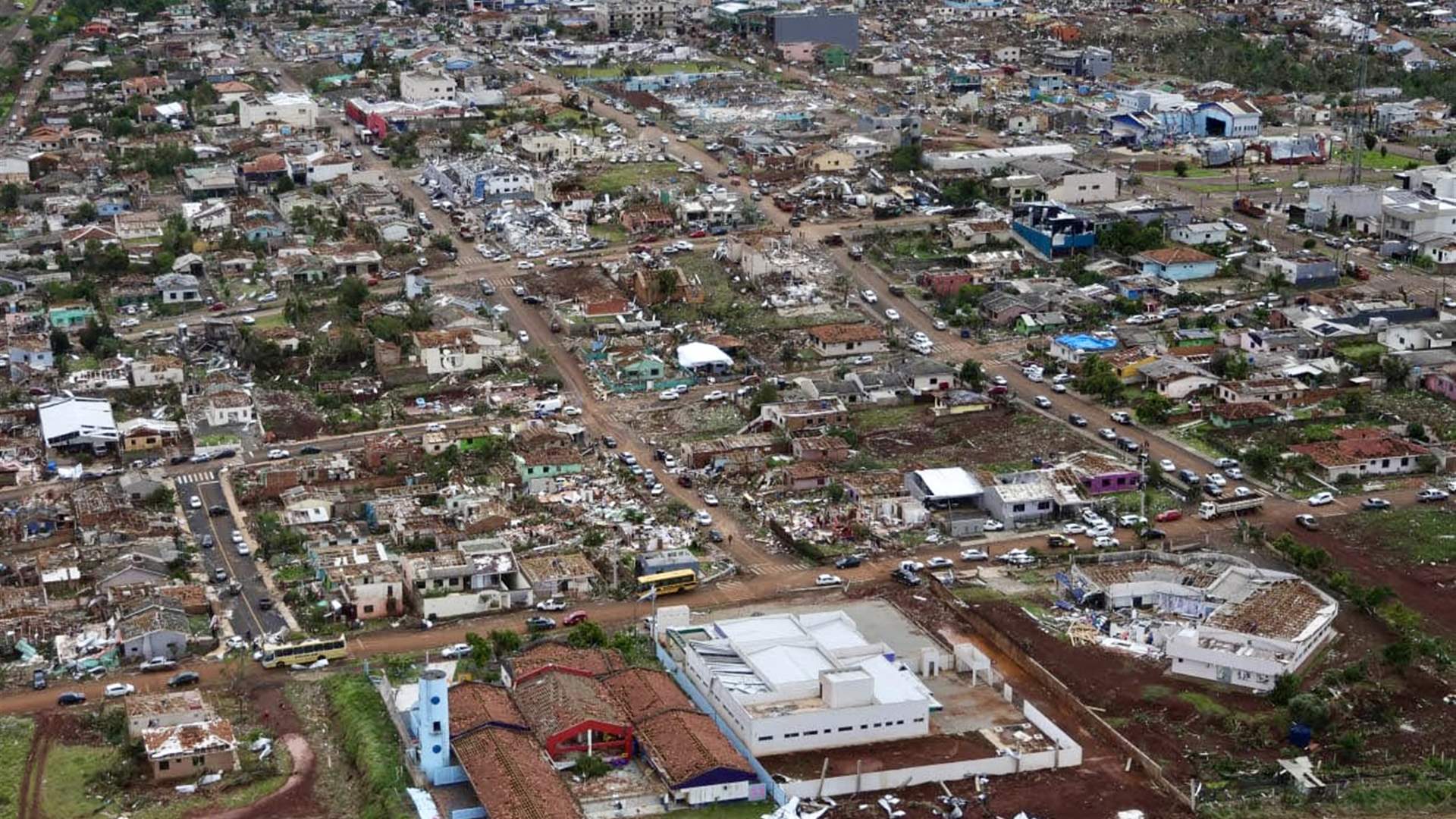 مقتل 6 وإصابة المئات جراء إعصار في جنوب البرازيل