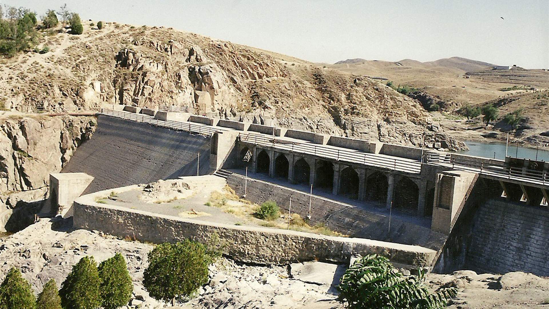 Dam reservoirs plunge below 3% in Iran&#39;s second city 