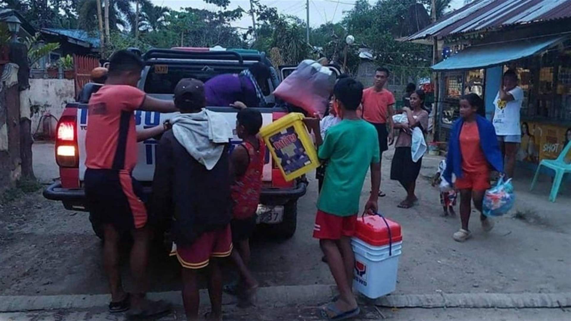 إجلاء واسع النطاق في الفيليبين وقتيلان جراء الإعصار فونغ وونغ