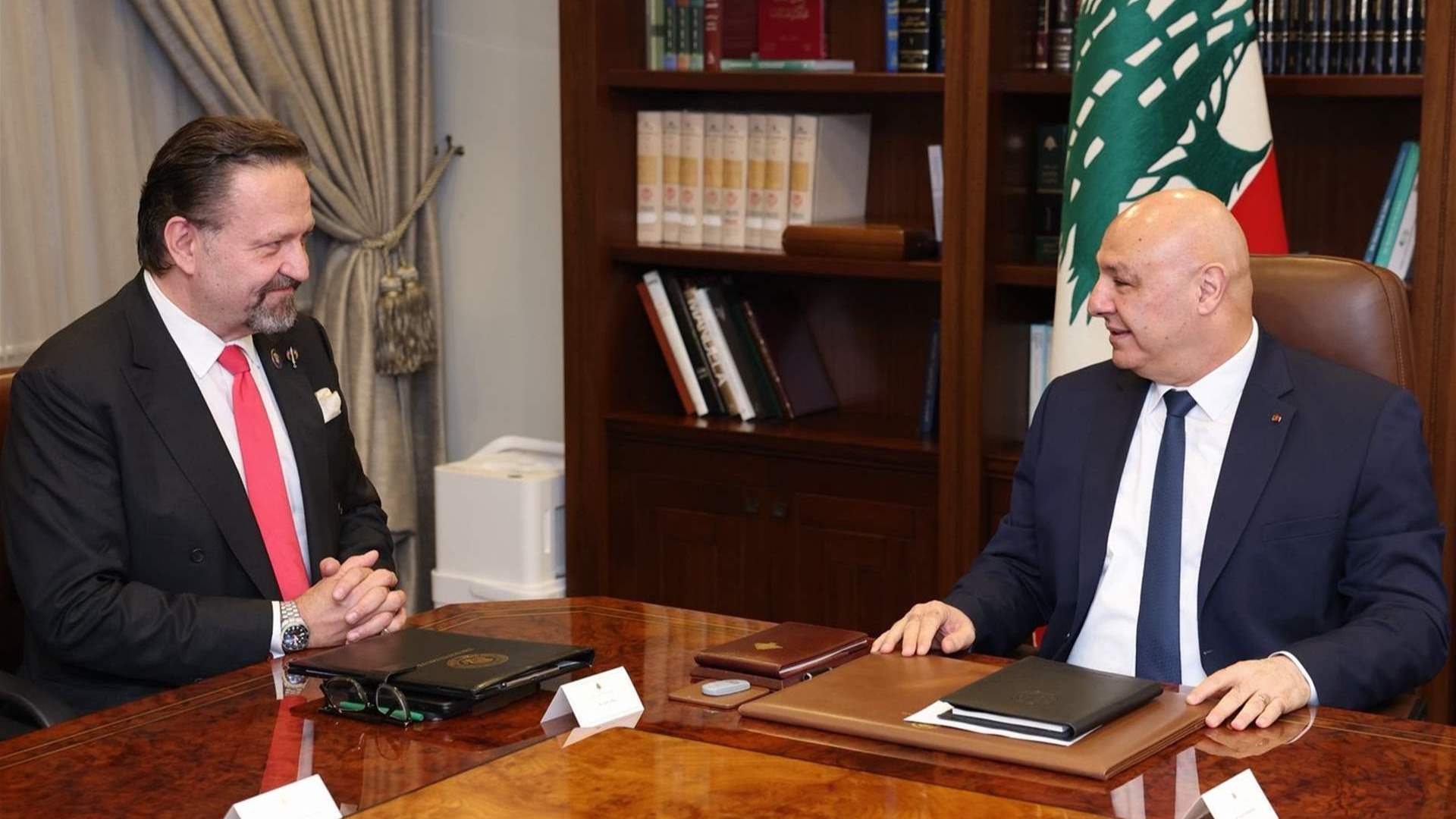 سيباستيان غوركا: الرئيس عون في موقع يمكنه من المساهمة في تحقيق رؤية ترامب للسلام بالشرق الأوسط