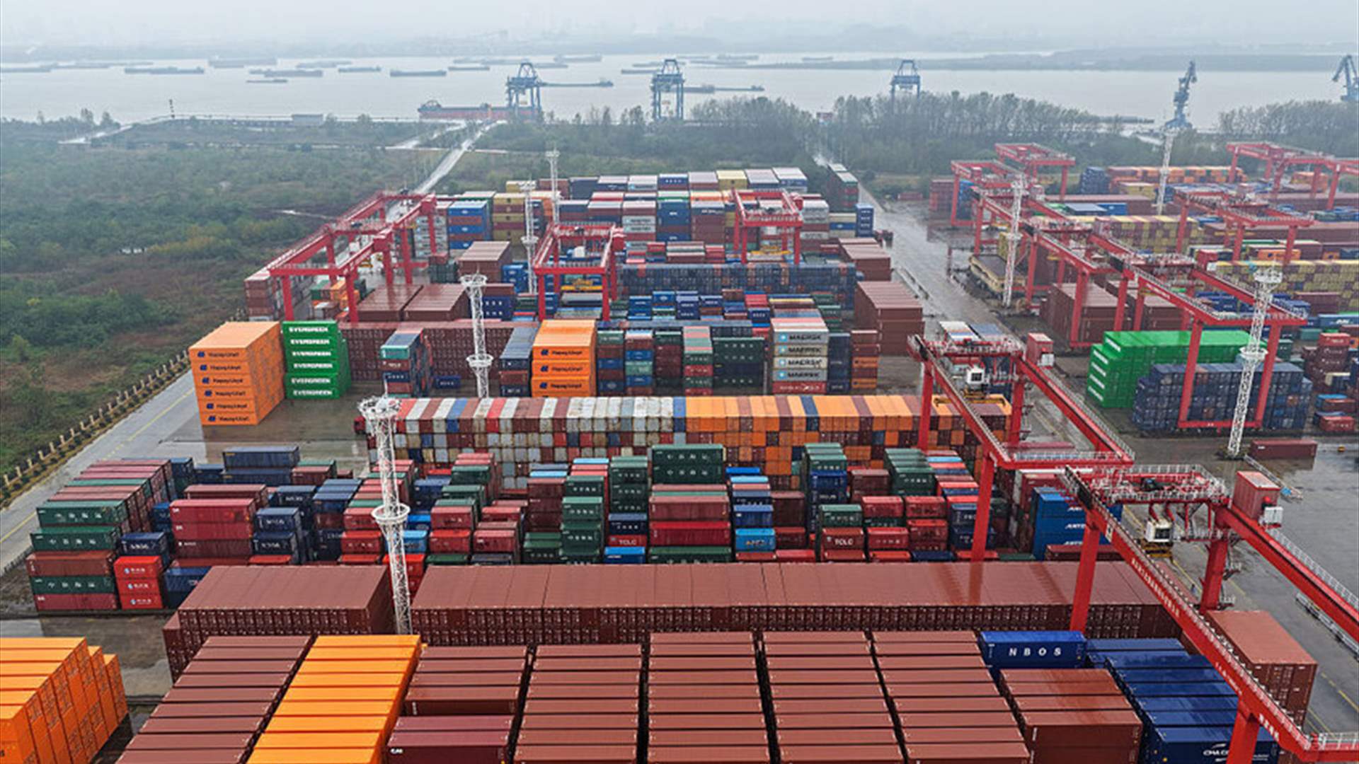 الصين ترفع الرسوم الخاصة على السفن الأميركية في موانئها