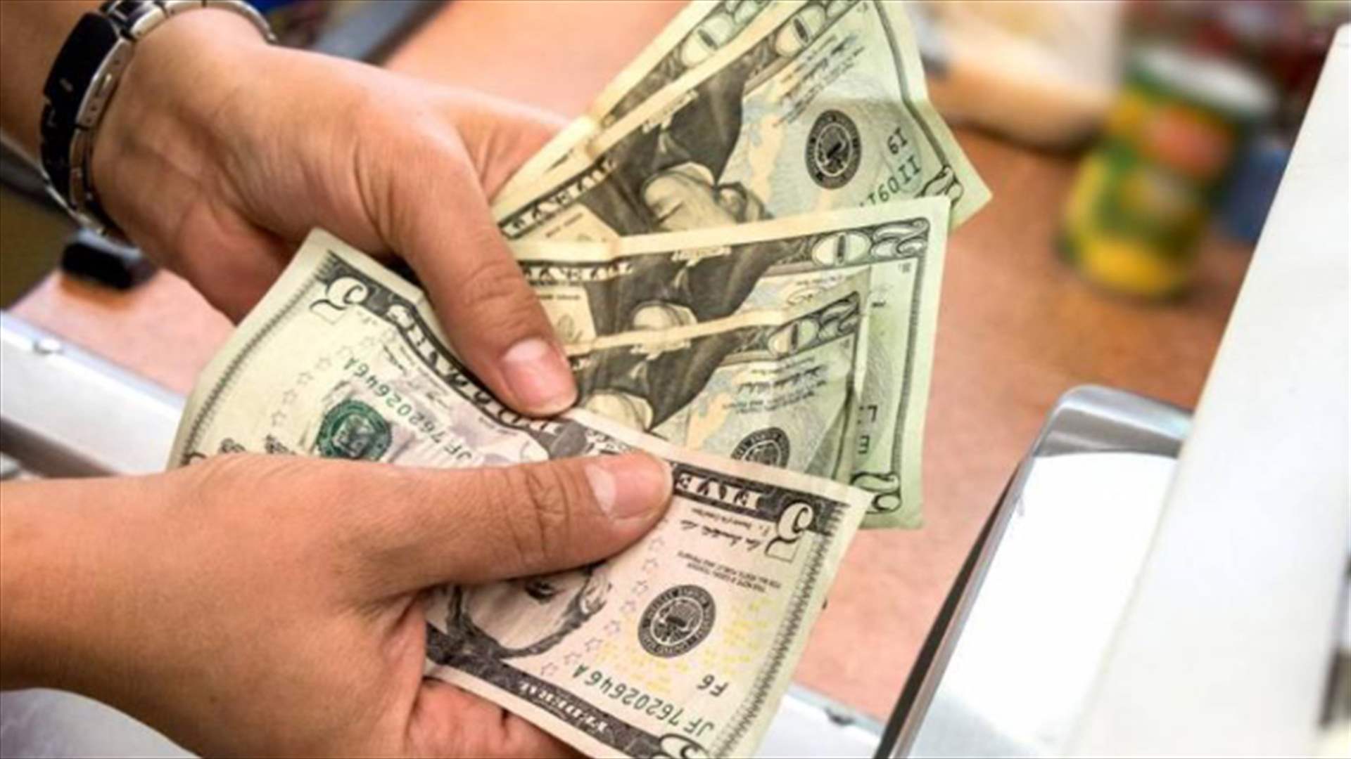 مصادر تابعت لقاءات الوفد الأميركيّ لـ&quot;النهار&quot;: معطيات دقيقة لدخول مبالغ ضخمة لبنان من دون المرور بالنظام المصرفيّ 