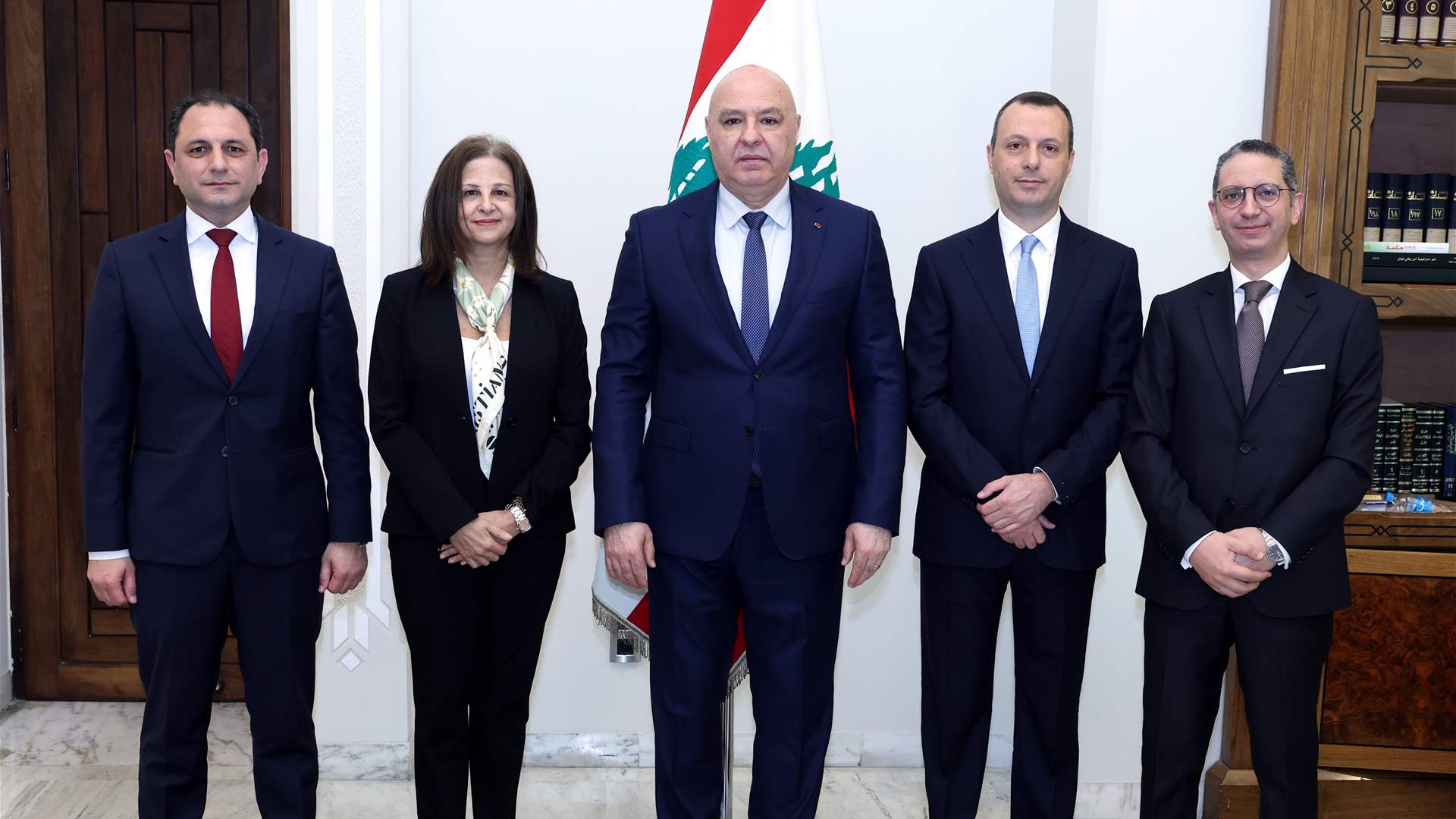  الرئيس عون: أهمية التواصل مع الجاليات اللبنانية والاهتمام بشؤونها 