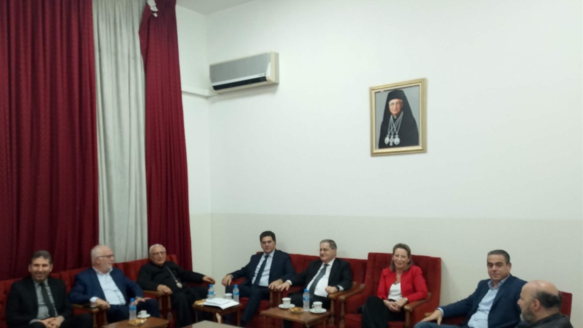 العبسي مترأسا اجتماع وزراء ونواب الكاثوليك: للتشدد في المحافظة على المواقع العائدة للطائفة 