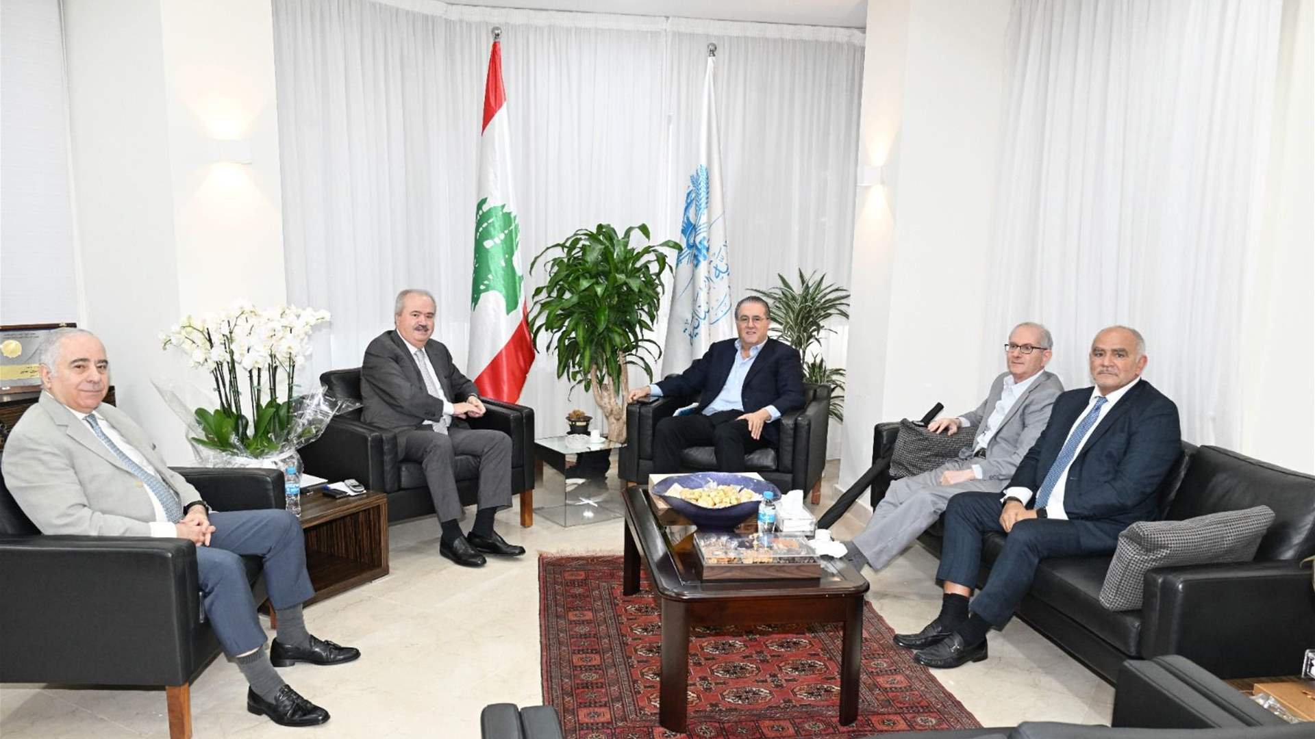 الهيئات الاقتصادية تبحث مع جابر امورا ضرائبية وتؤكد اهمية الوصول الى اتفاق متوازن وعادل مع صندوق النقد قريباً