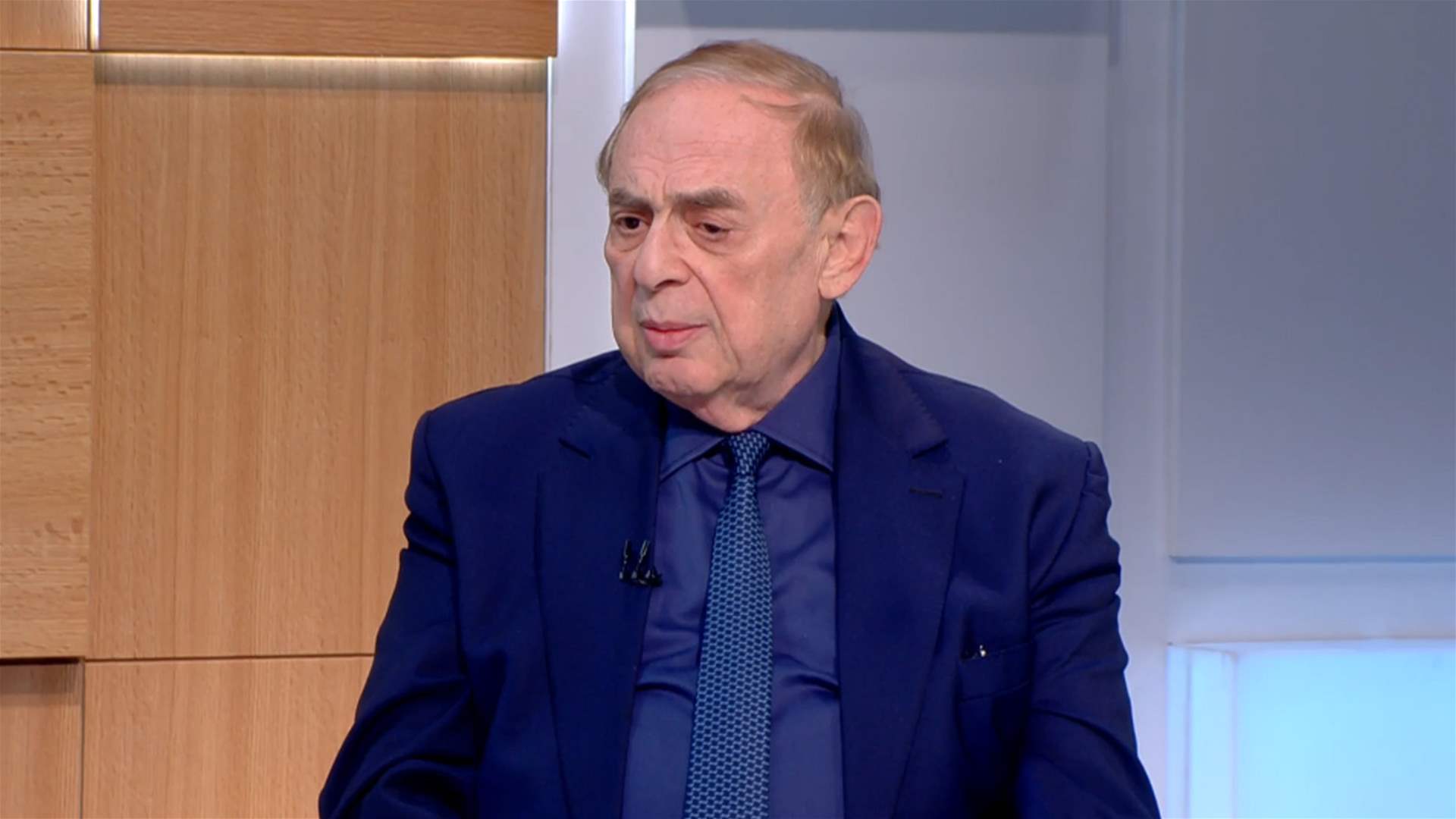 البستاني لـ&quot;جدل&quot;: الطرف الأميركيّ يهمه سحب السلاح وزيارته خطيرة ودقيقة