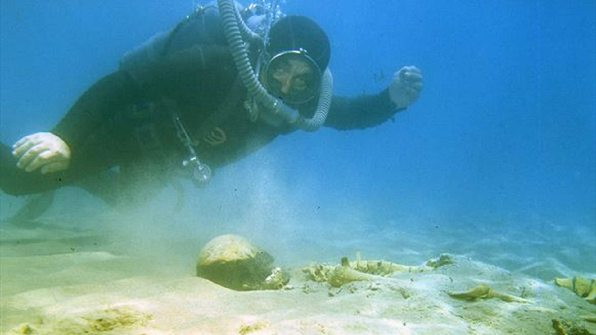 اكتشاف يبهر الخبراء... العثور على آثار مدينة مغمورة تحت سطح بحيرة في قيرغيزستان