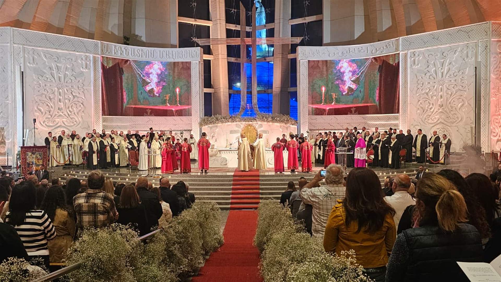 ميناسيان في قداس الشكر لإعلان قداسة مالويان: اللبنانيون تعبوا من لغة الانقسام وهم يتطلّعون إلى مفاهيم للكرامة الوطنية