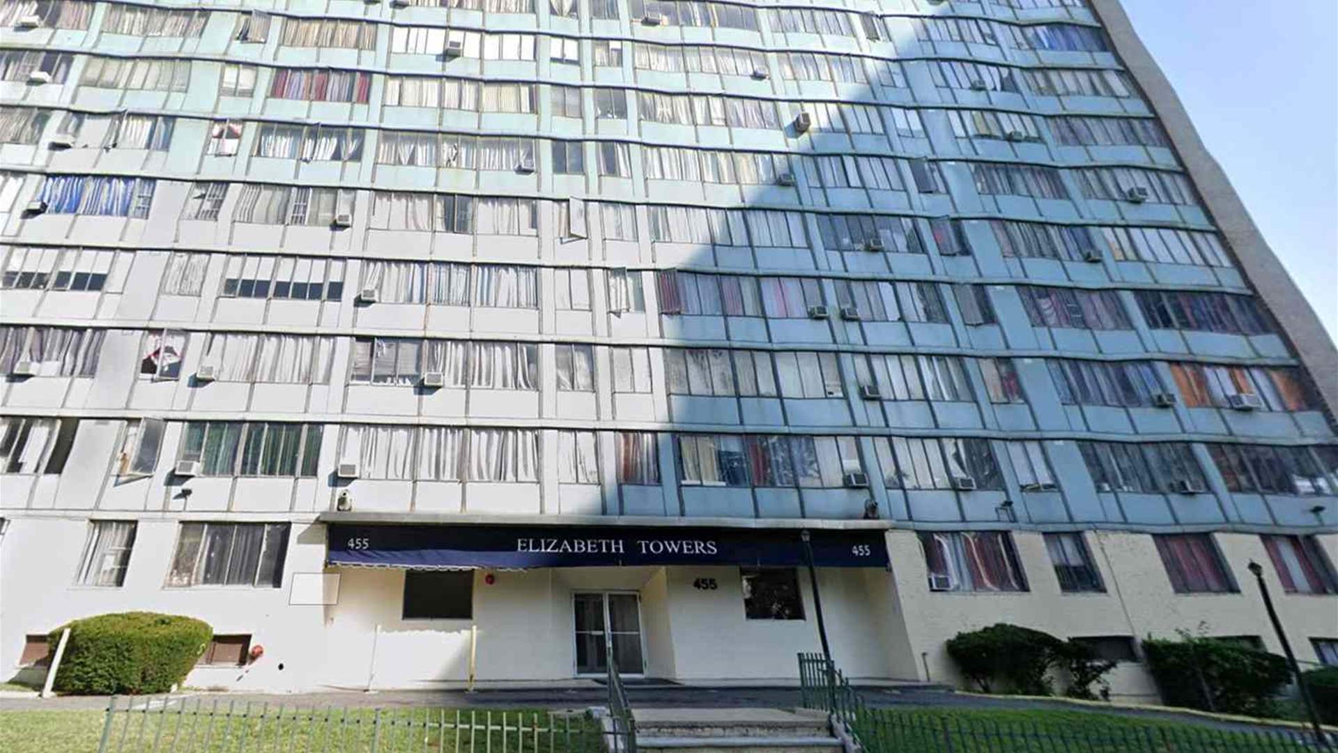 سقط من نافذة في الطابق العشرين... طفل صغير يلقى حتفه بطريقة صادمة في نيوجيرسي!