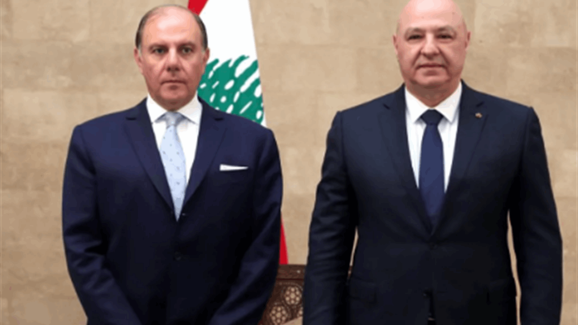 حاكم مصرف لبنان وأعضاء هيئة الأسواق المالية يؤدّون اليمين أمام الرئيس عون