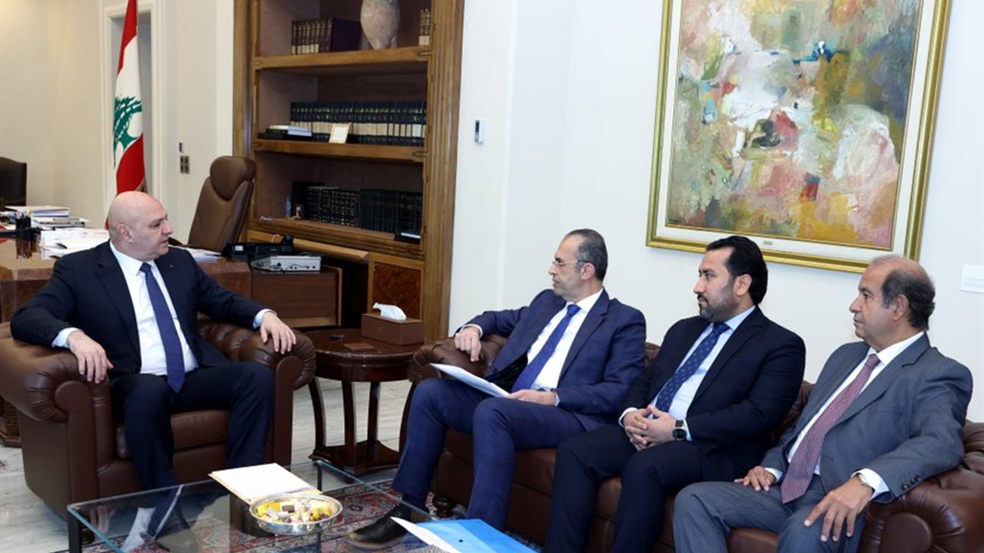 الرئيس عون أمام وفد الإتحاد العربي للإنترنت والإتصالات: نثمن مبادرات الإتحاد ونرحب باختيار لبنان مقرًا لمشروع الحاضنة العربية لمشاريع الذكاء الإصطناعي