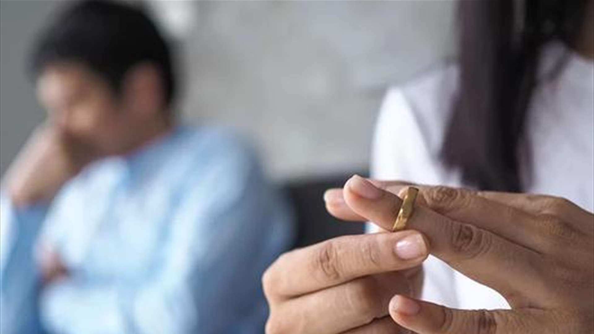 سيدة عربية تطلب الخلع بعد شهر من الزواج... والسبب: &quot;زوجي يظنّ نفسه باتمان&quot;!