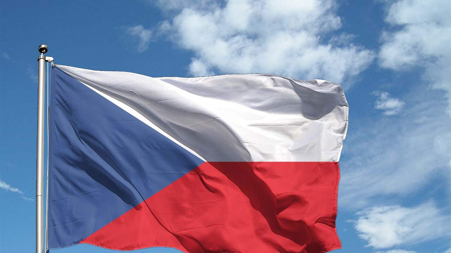 إصابة العشرات بعد اصطدام قطارين في جمهورية التشيك 