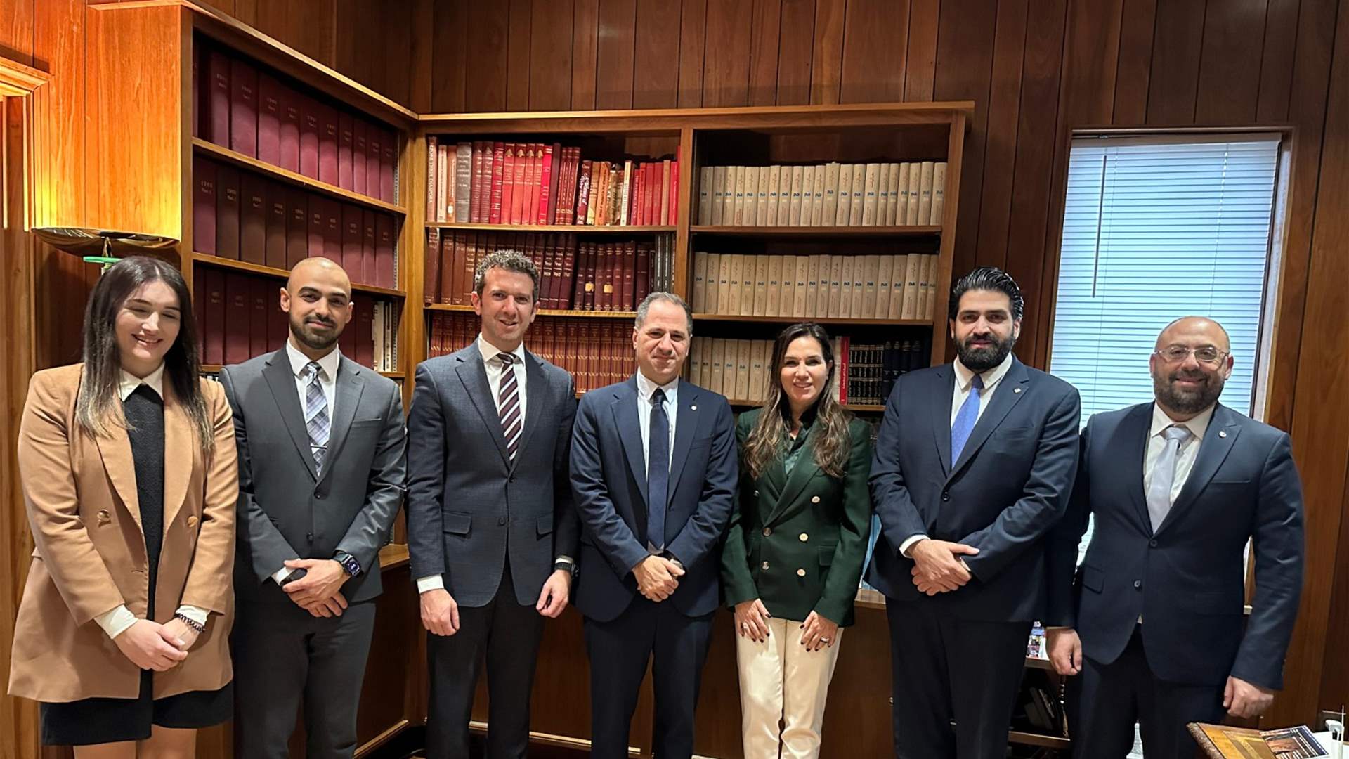 رئيس الكتائب يلتقي السفيرة معوض في السفارة اللبنانية في واشنطن: لتسجيل المغتربين 