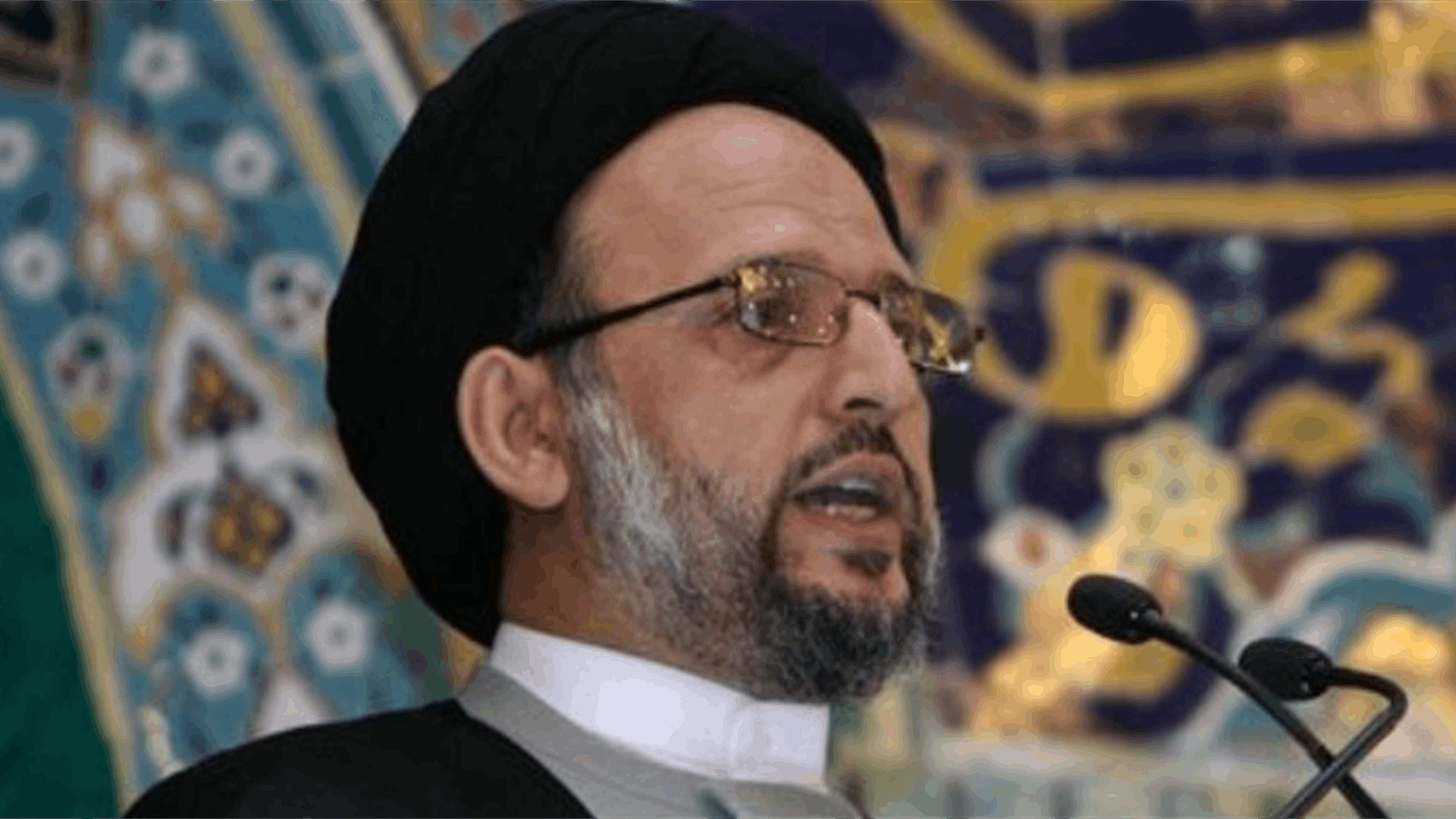 العلامة فضل الله: الخارج عندما يعمل هو لن يعمل لهذا الفريق أو ذاك بل لحسابه