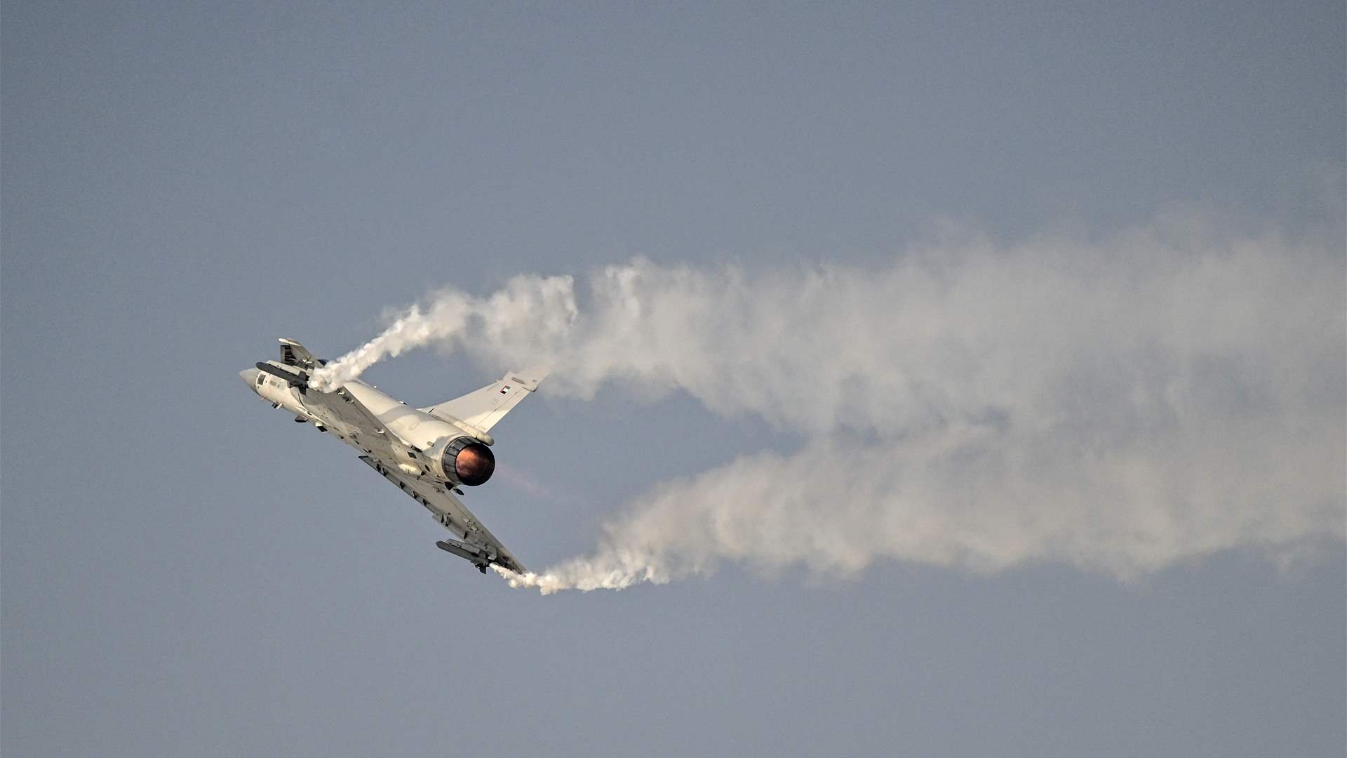 مقتل طيار بتحطّم مقاتلة هندية في معرض دبي للطيران 