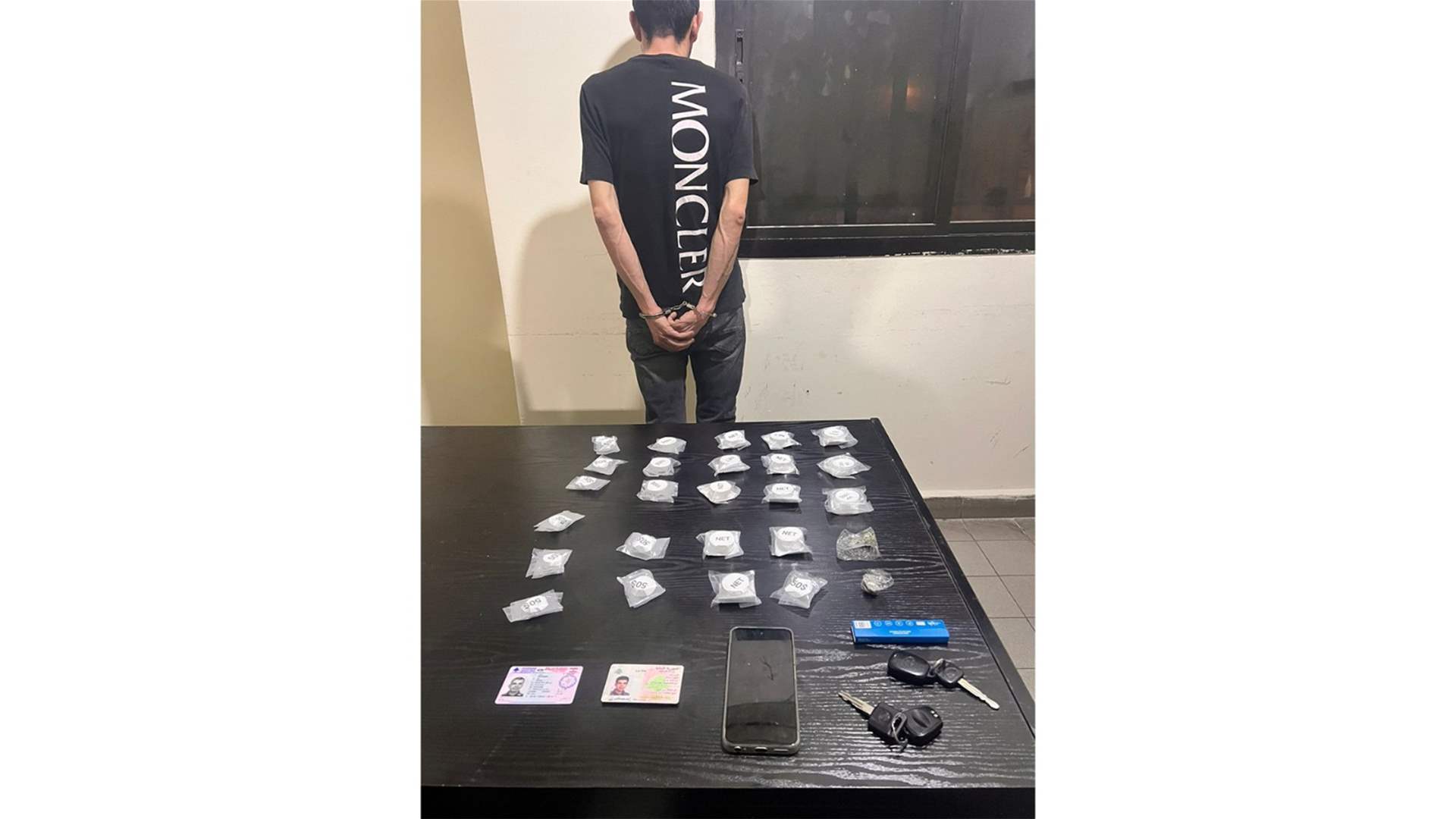 شعبة المعلومات أوقفت مروج مخدّرات بالجرم المشهود وبحقّه مذكّرتان عدليّتان بجرم ترويجها وتعاطيها