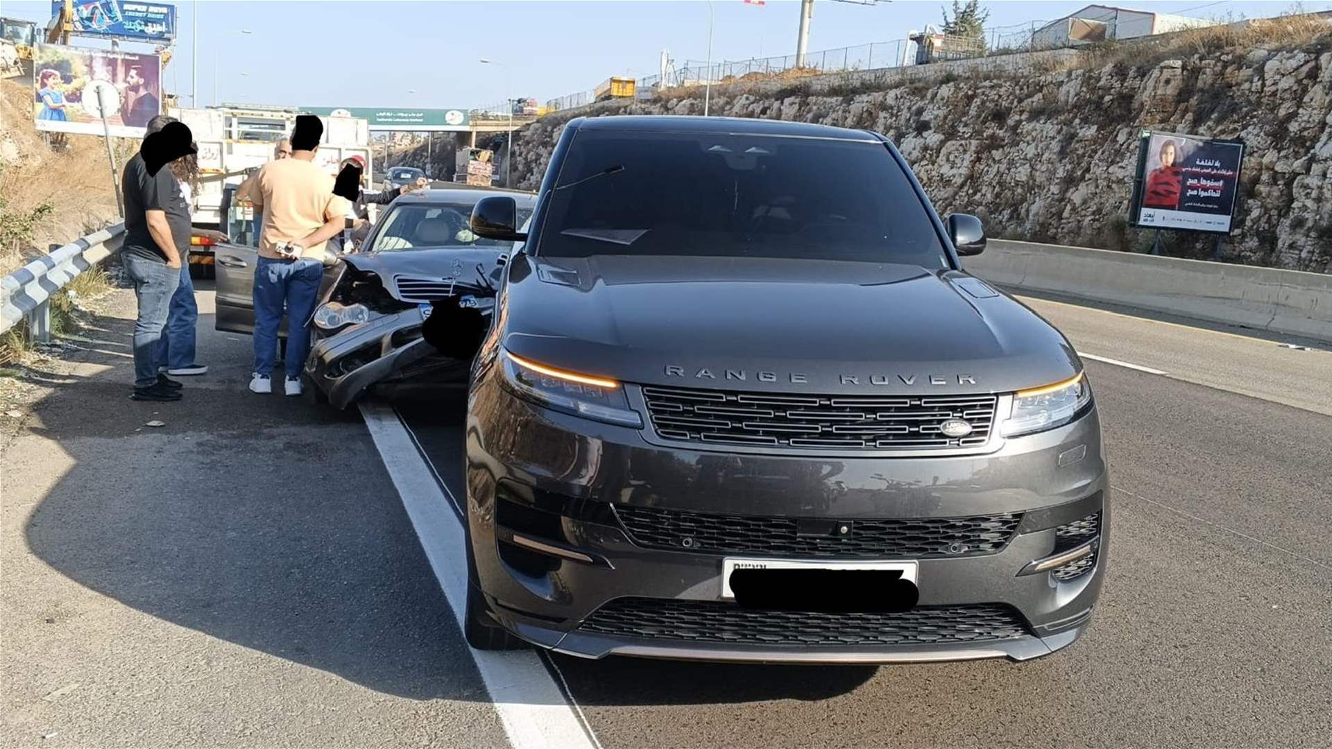 التحكم المروري: تصادم بين مركبتين على أوتوستراد جدرا والأضرار مادية وحركة المرور طبيعية