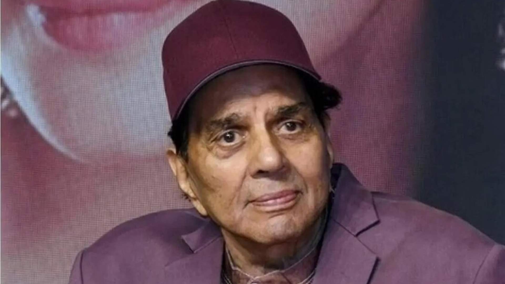 وفاة نجم بوليوود دارمندرا عن 89 عاما