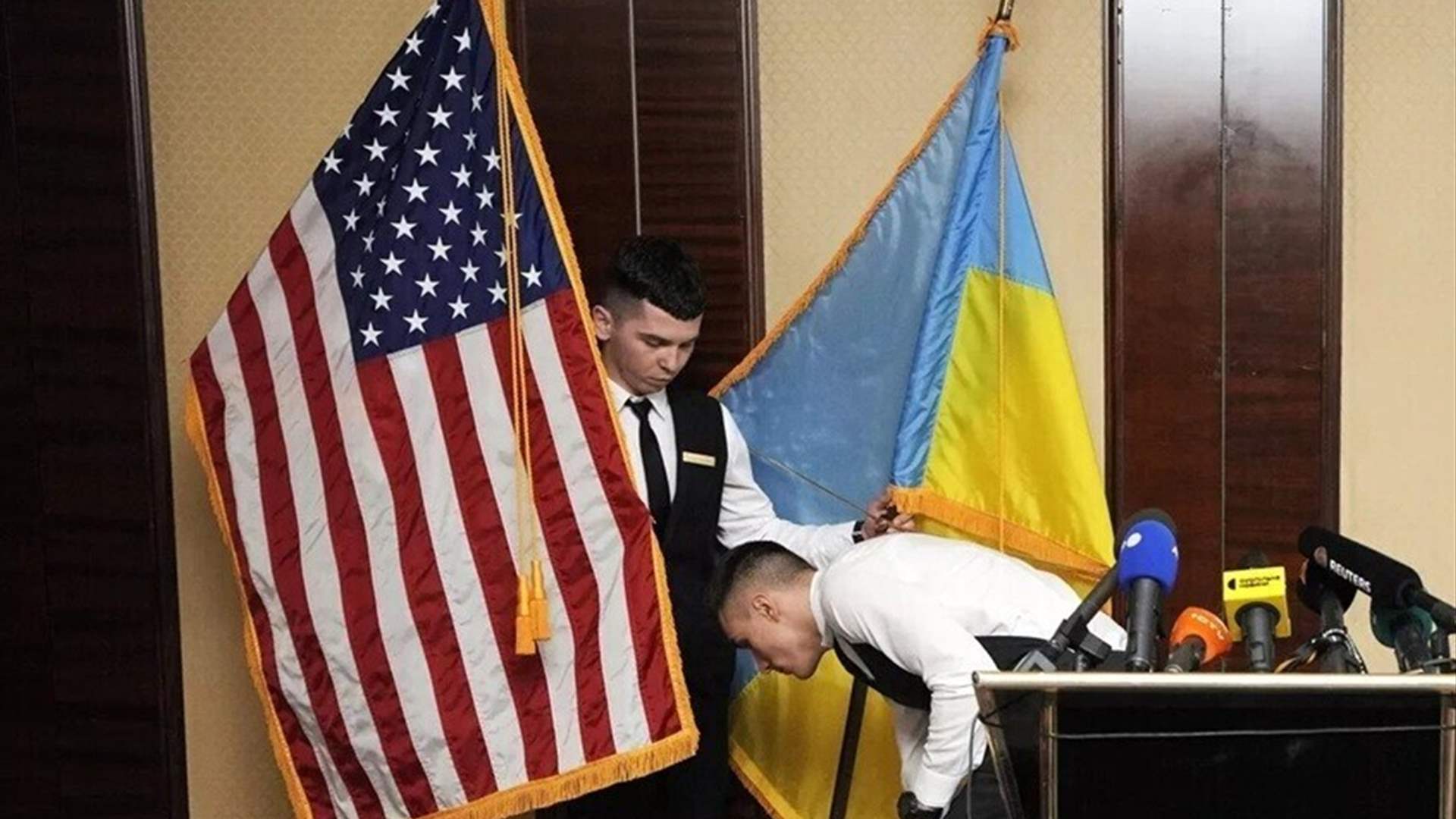 ليفيت: محادثات مثمرة بين واشنطن وكييف 