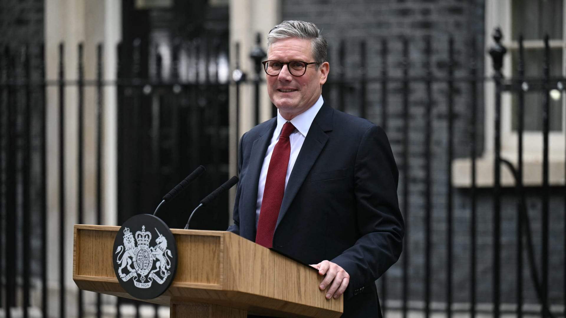 ستارمر: بريطانيا تعتزم إمداد أوكرانيا بالمزيد من صواريخ الدفاع الجوي