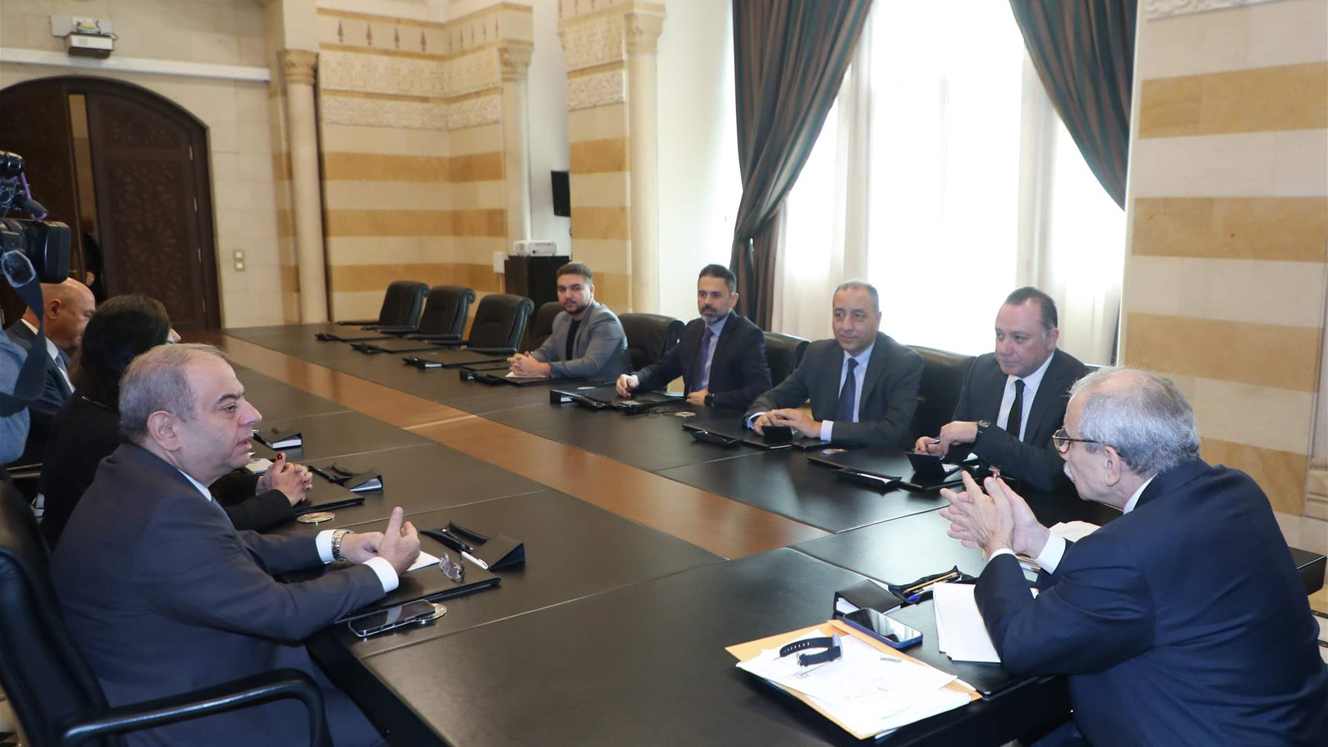 نواف سلام: الحزب يقول إن سلاحه يردع الاعتداء والردع يعني منع العدو من الاعتداء ولكنه اعتدى والسلاح لم يردعه