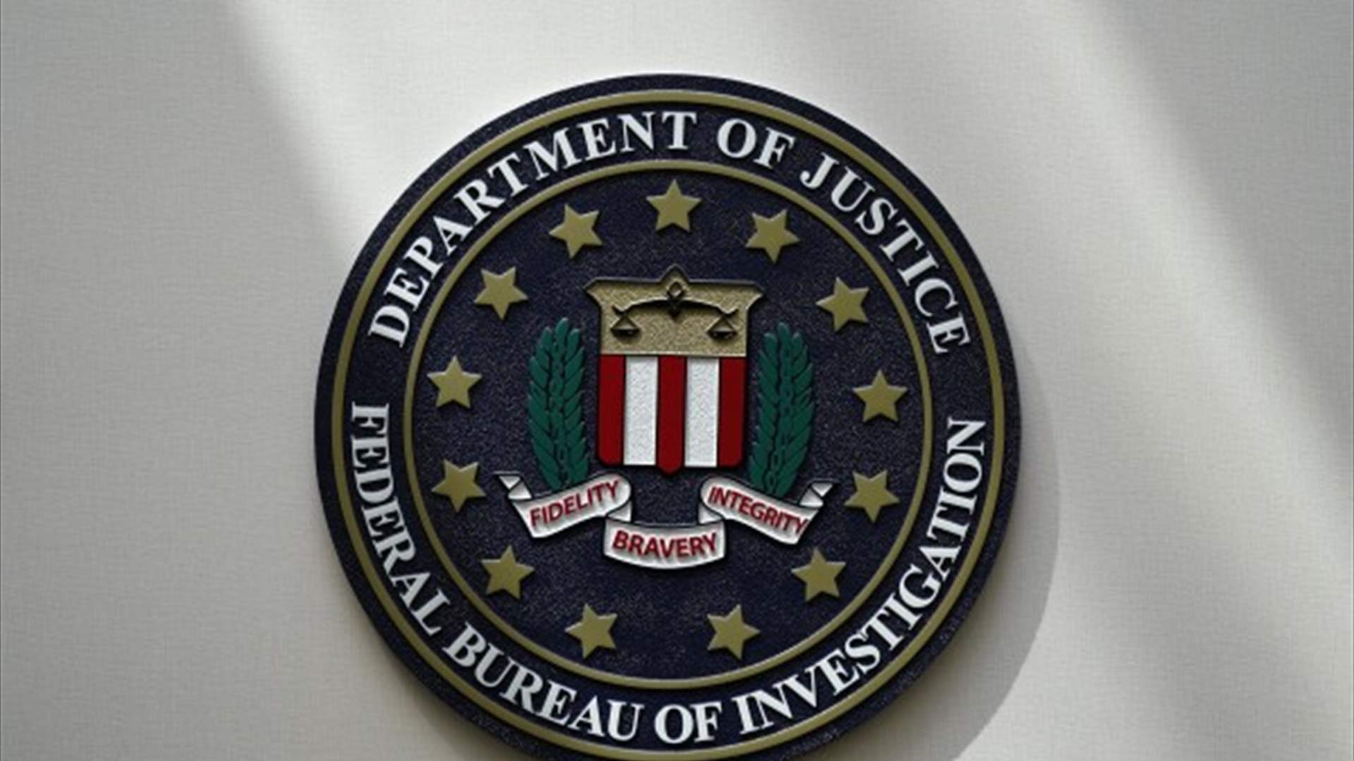 مدير &quot;إف بي آي&quot;: يجري التحقيق في إطلاق النار في واشنطن على أنه &quot;عمل إرهابي&quot;