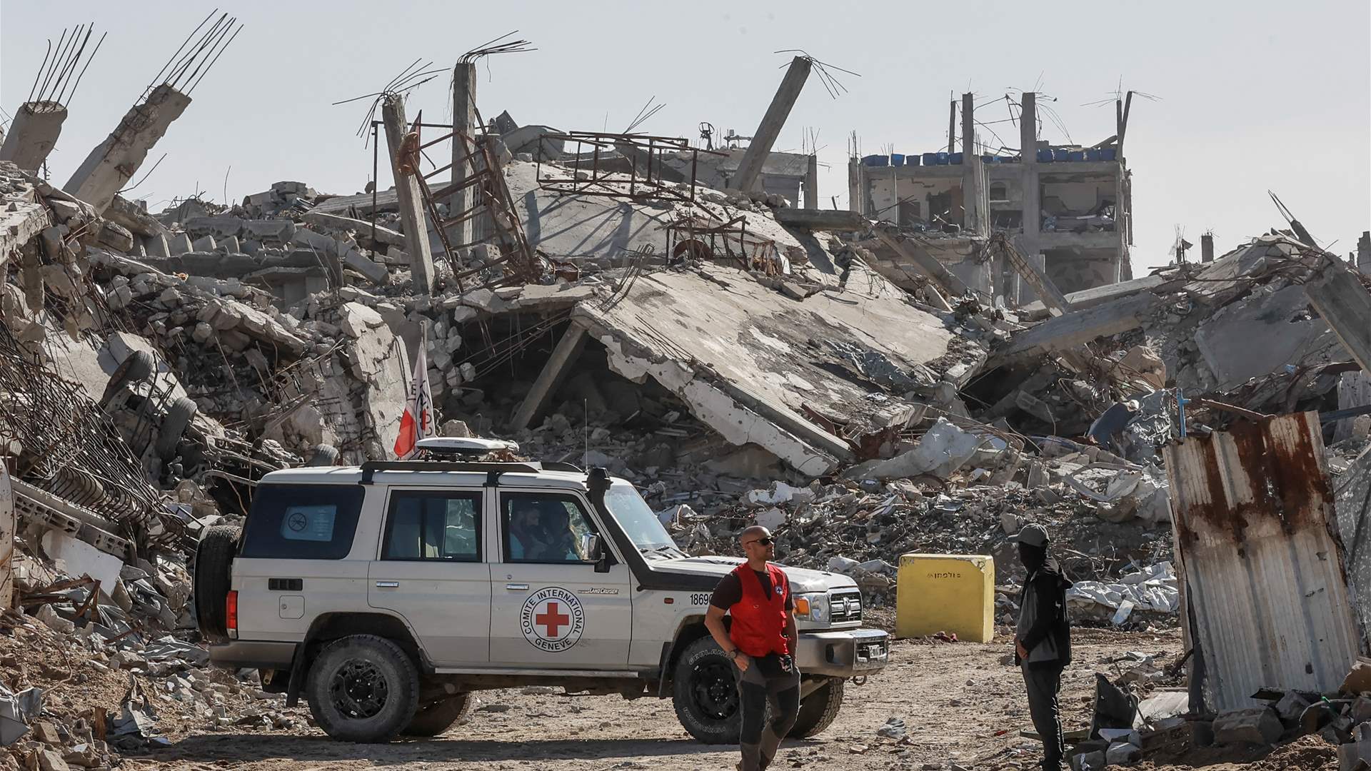 إسرائيل ستتسلم عبر الصليب الأحمر عينات من غزة قد تعود لرهينتين