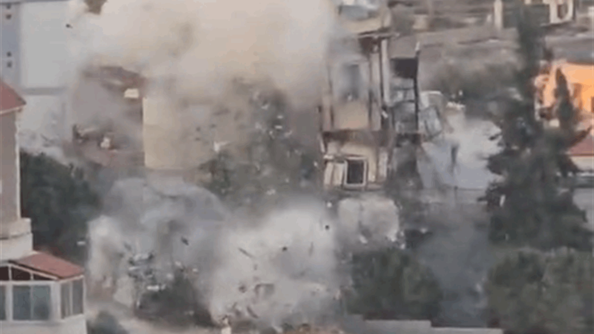 Israeli airstrikes target Mjadel and Baraachit in South Lebanon