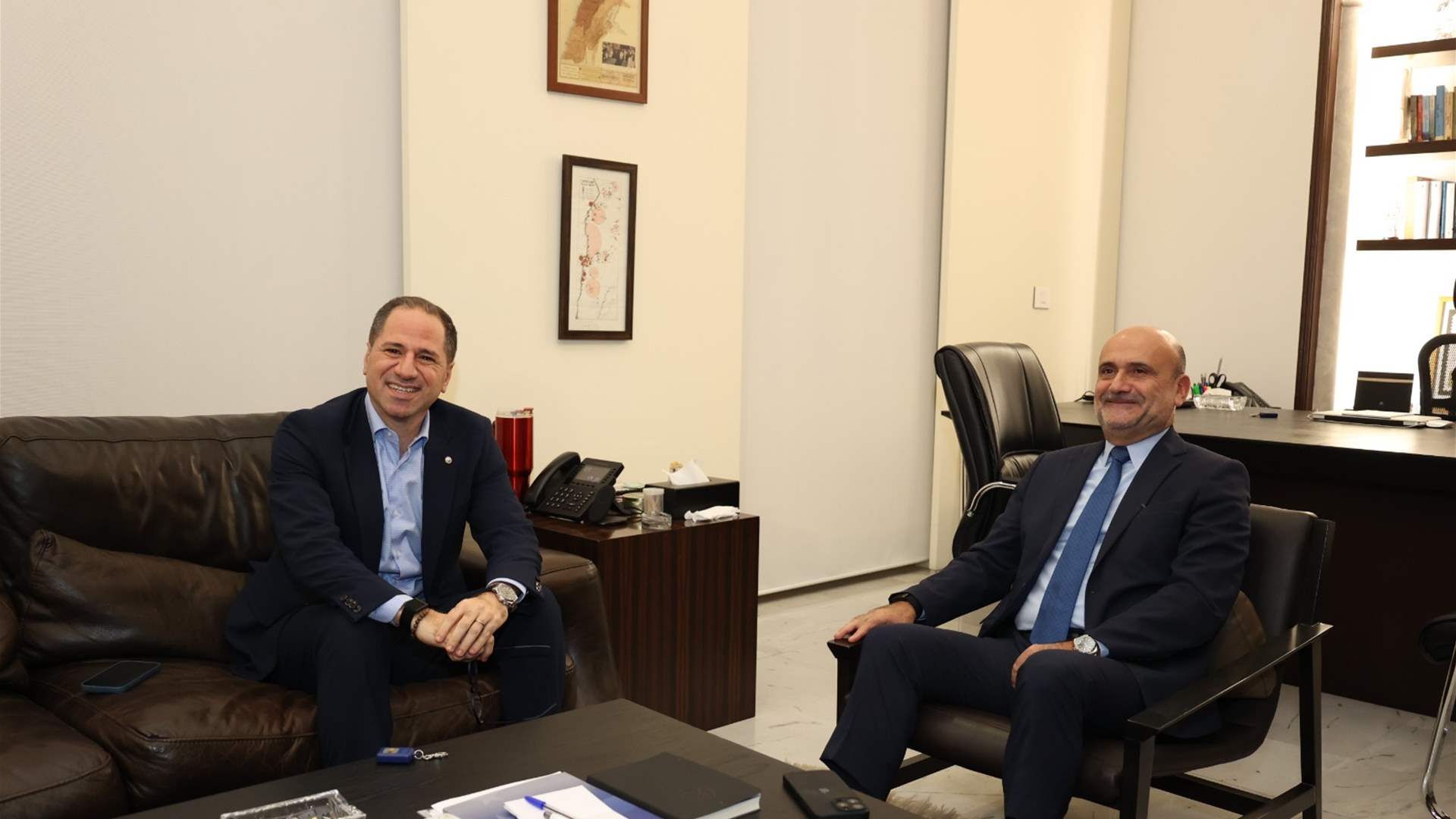 سيمون أبي رميا بعد لقائه الجميّل: توافق كامل مع حزب الكتائب بشأن الثوابت الوطنية وحصرية السلاح بيد الدولة