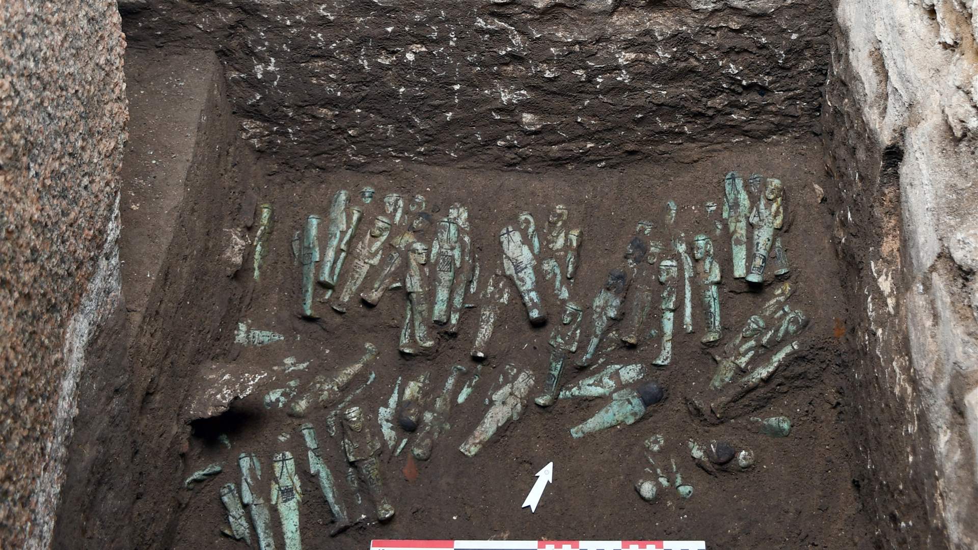 اكتشاف استثنائي في مصر... العثور على 225 تمثالًا جنائزيًا في مقبرة تانيس