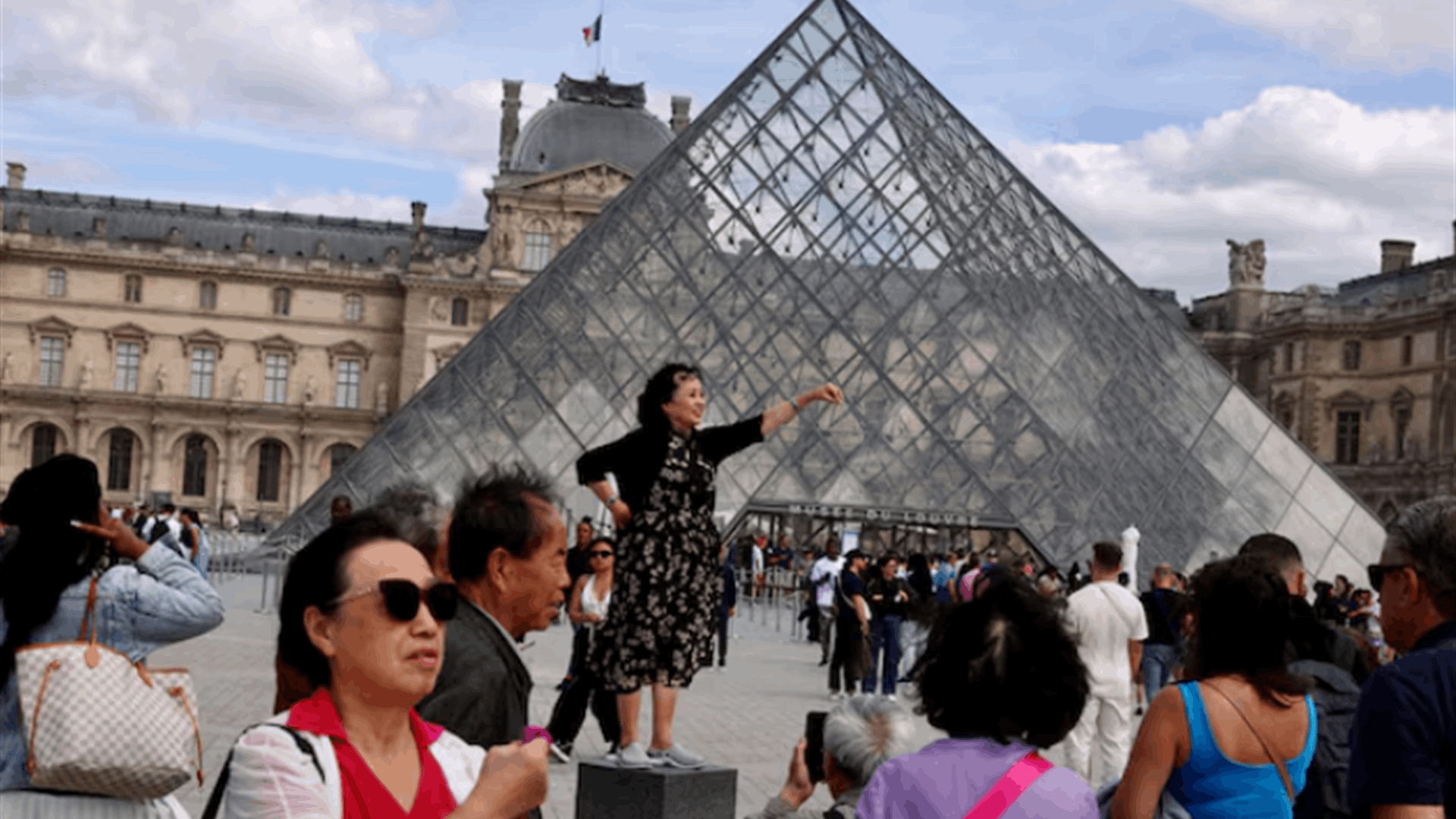Water leak at Paris Louvre Museum damages books at Egyptian antiquities department