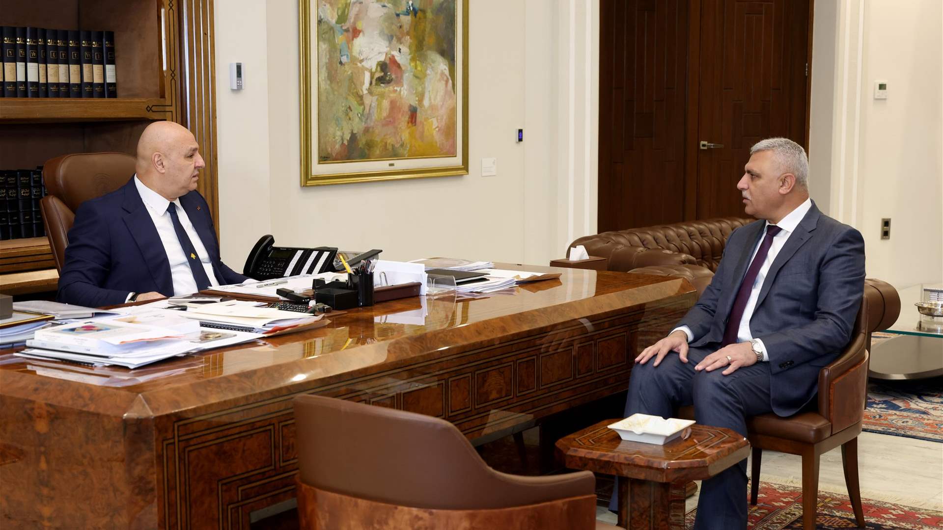  الرئيس عون عرض مع شقير الأوضاع الأمنية