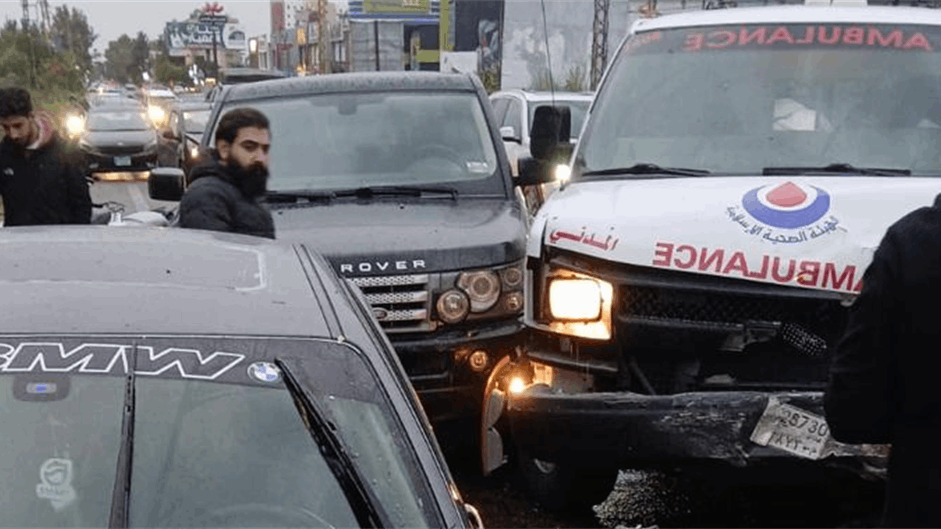 الوكالة الوطنية للإعلام: حادث سير بين 4 سيارات من بينها سيارة إسعاف على الطريق العام في شرق صور